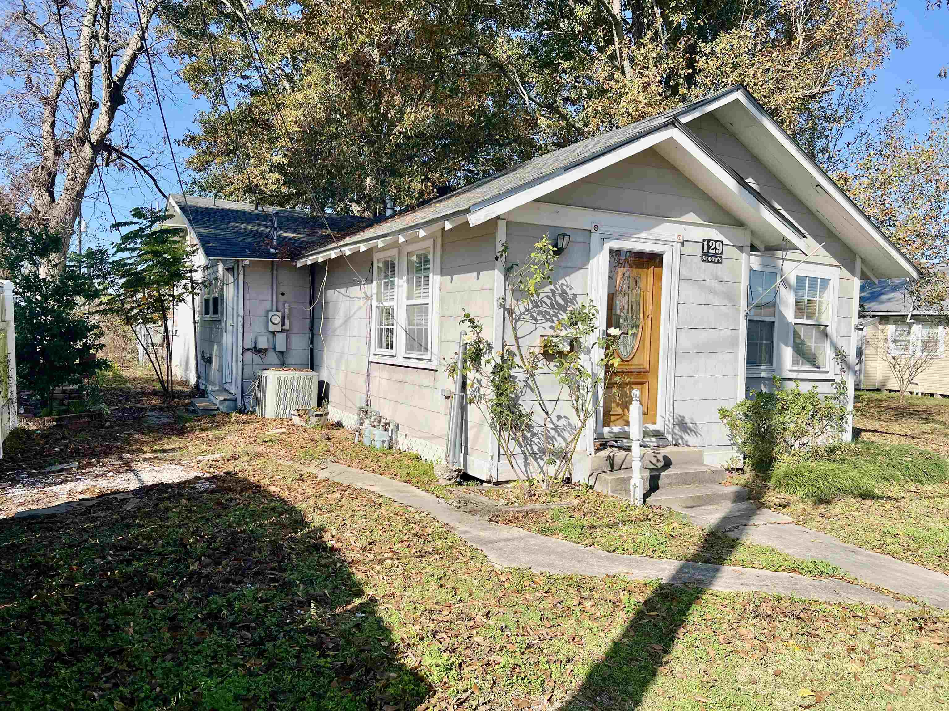 129 Pecan St