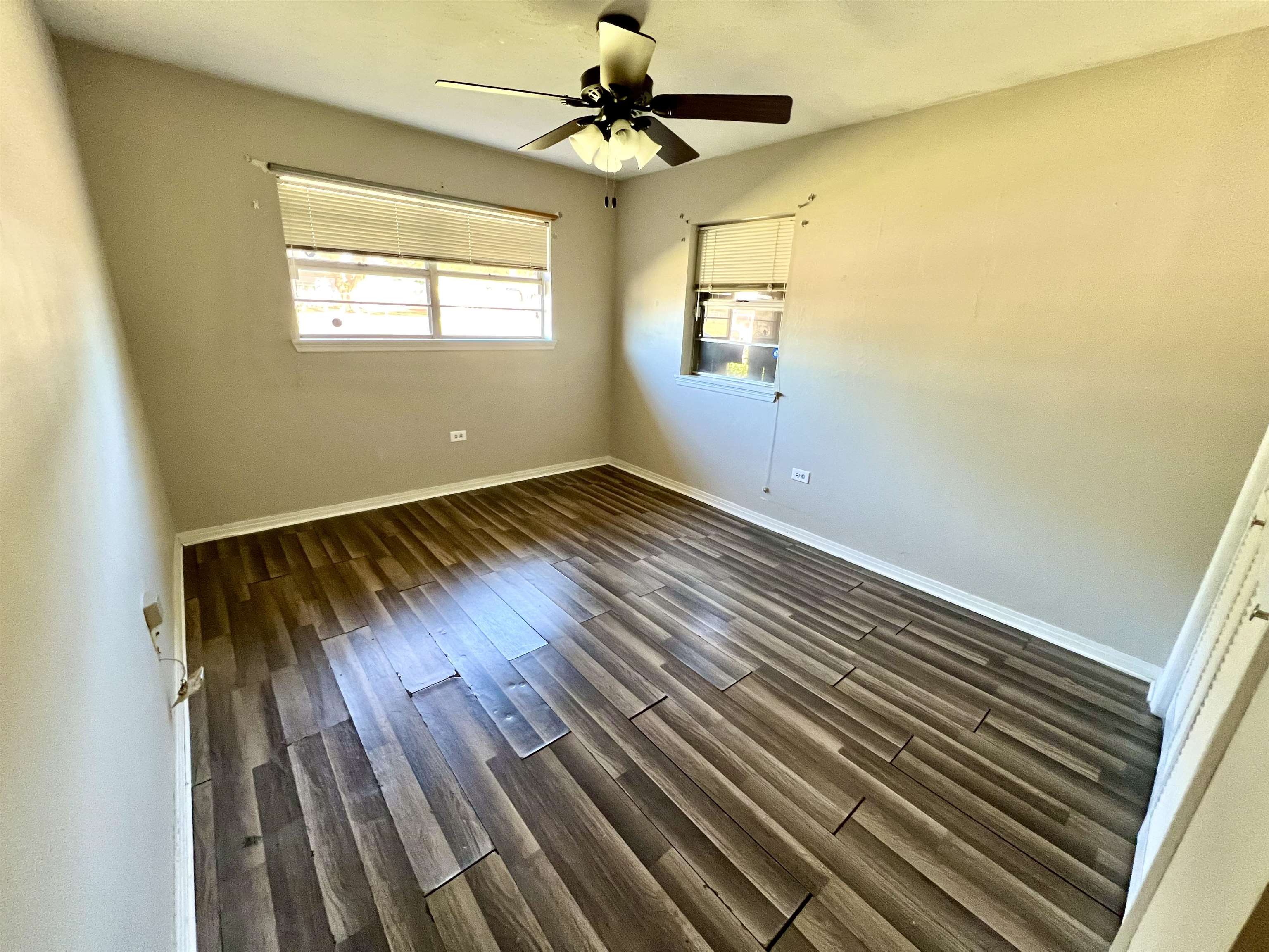 2204 Acadian Dr