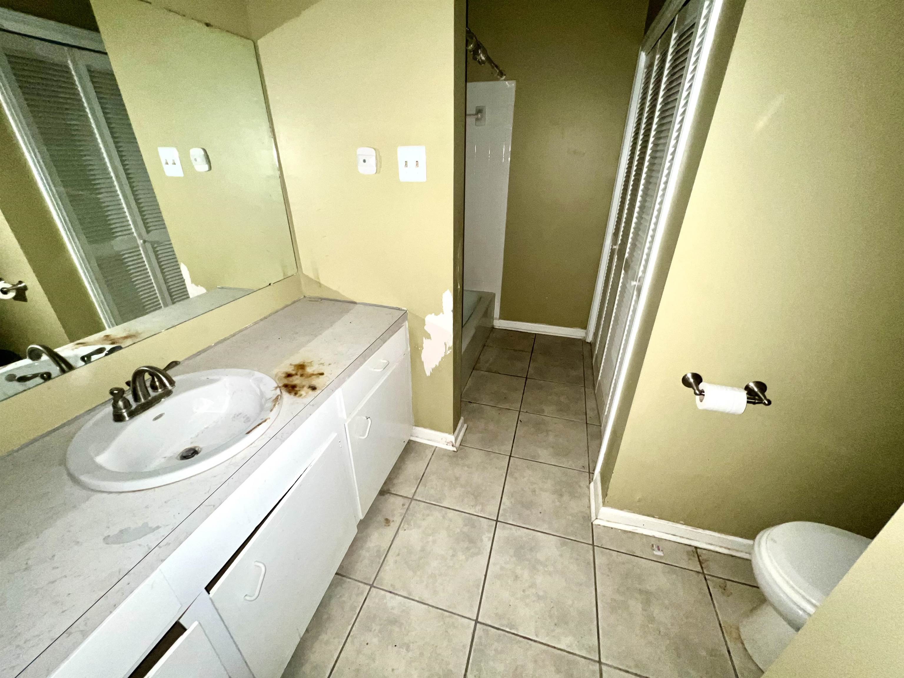 2204 Acadian Dr