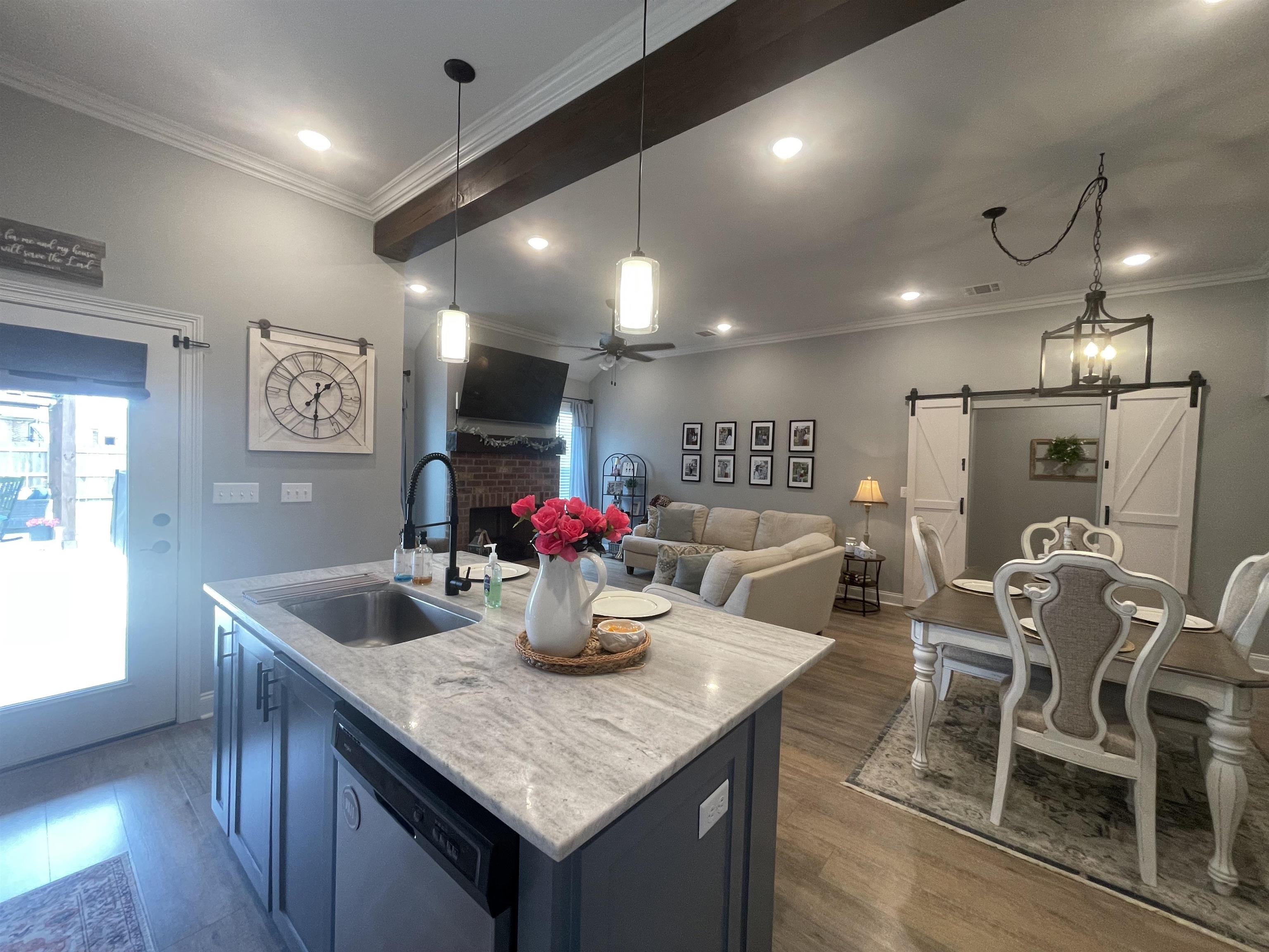 114 Rue Wyatt Philip