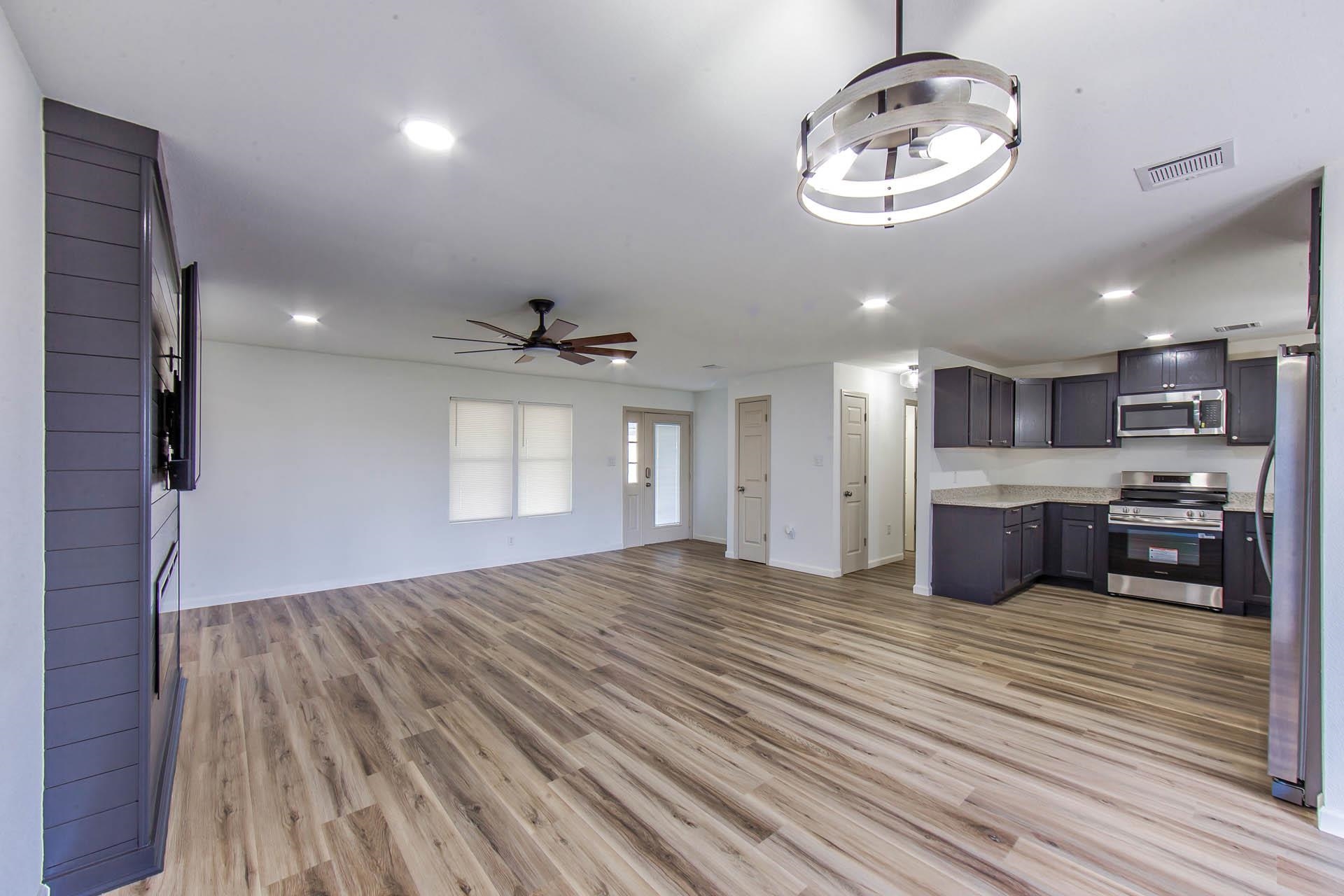 208 Sophie St
