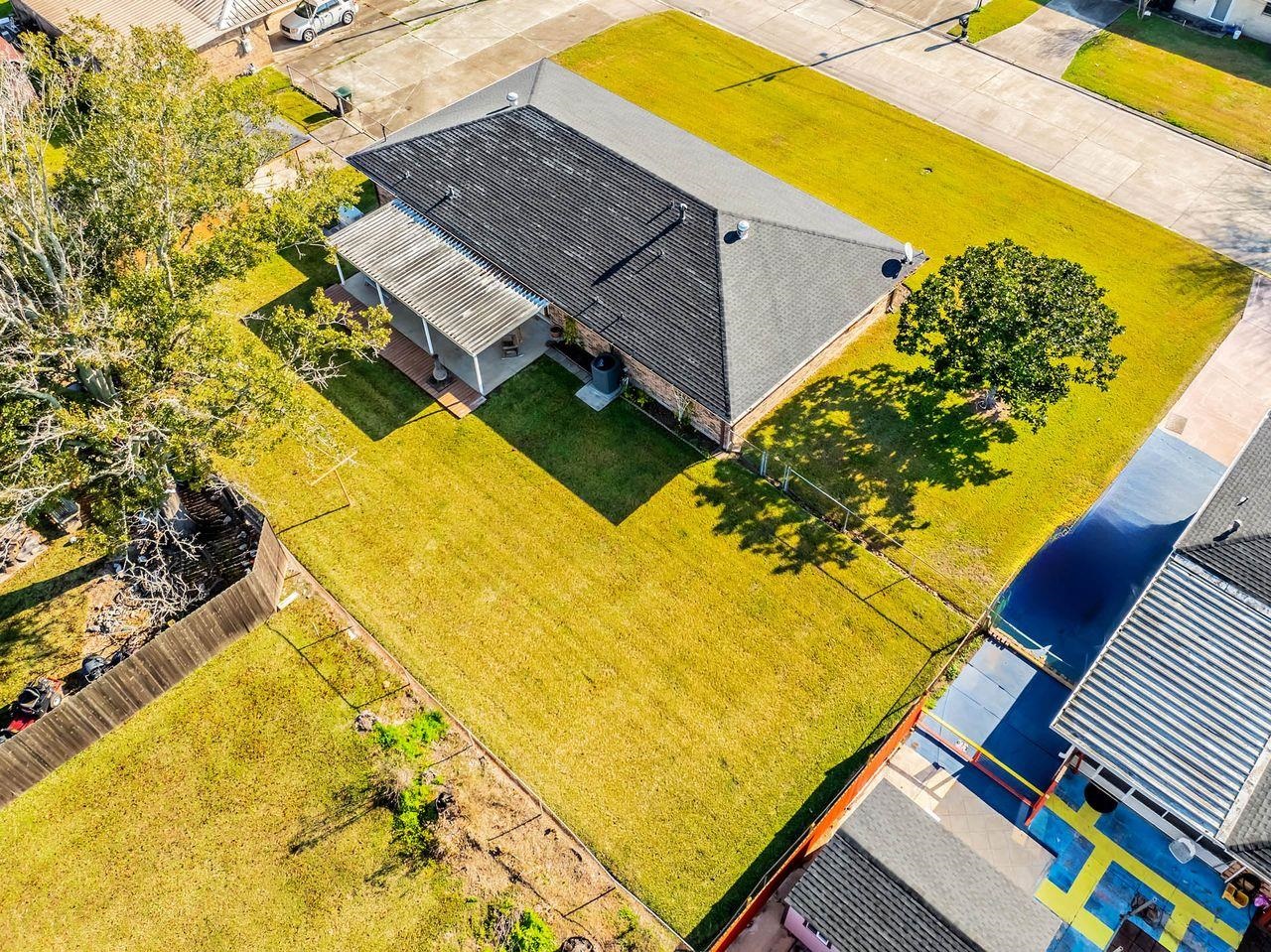303 Swan Ave