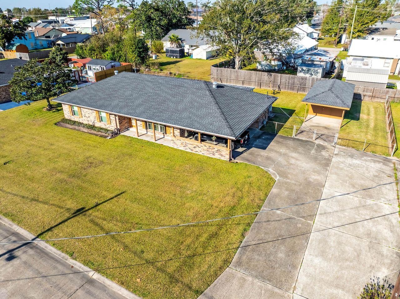 303 Swan Ave