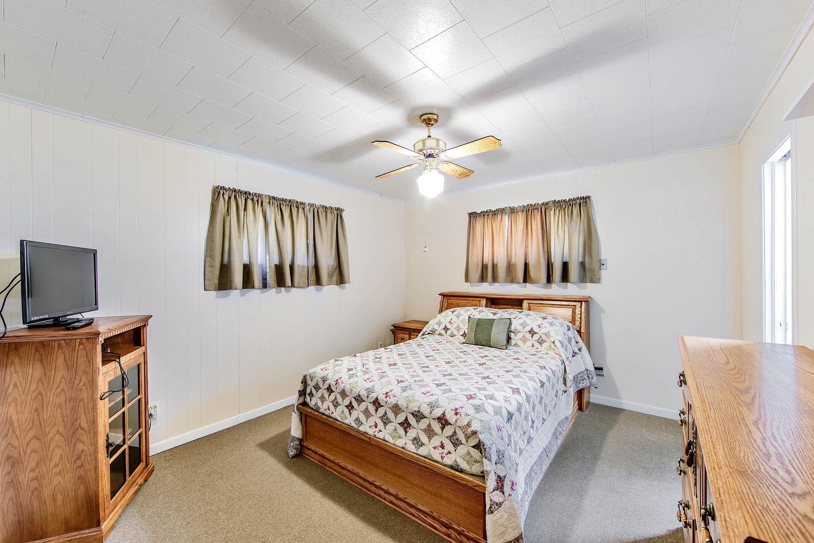 303 Swan Ave