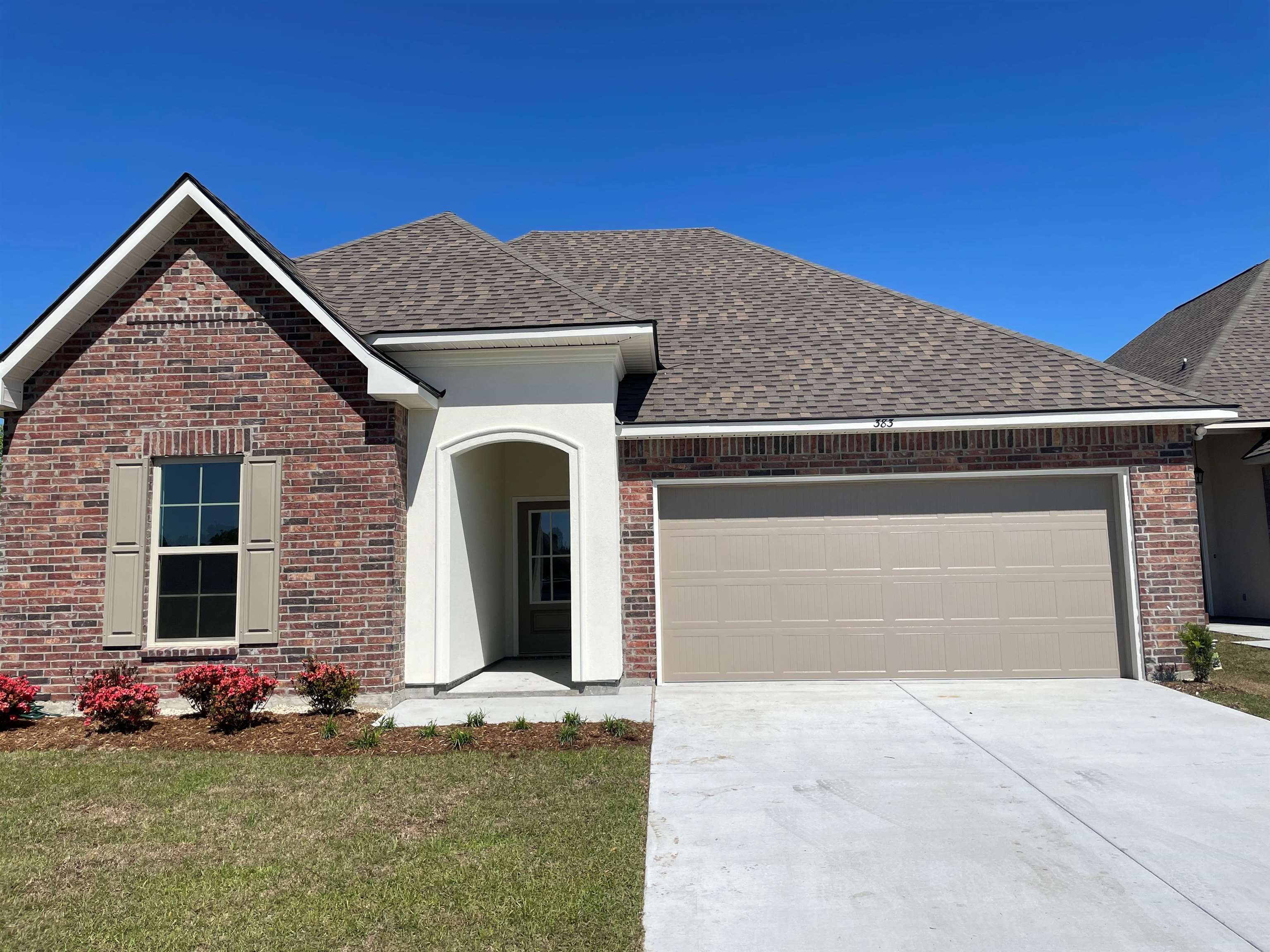 383 Rue Evangeline