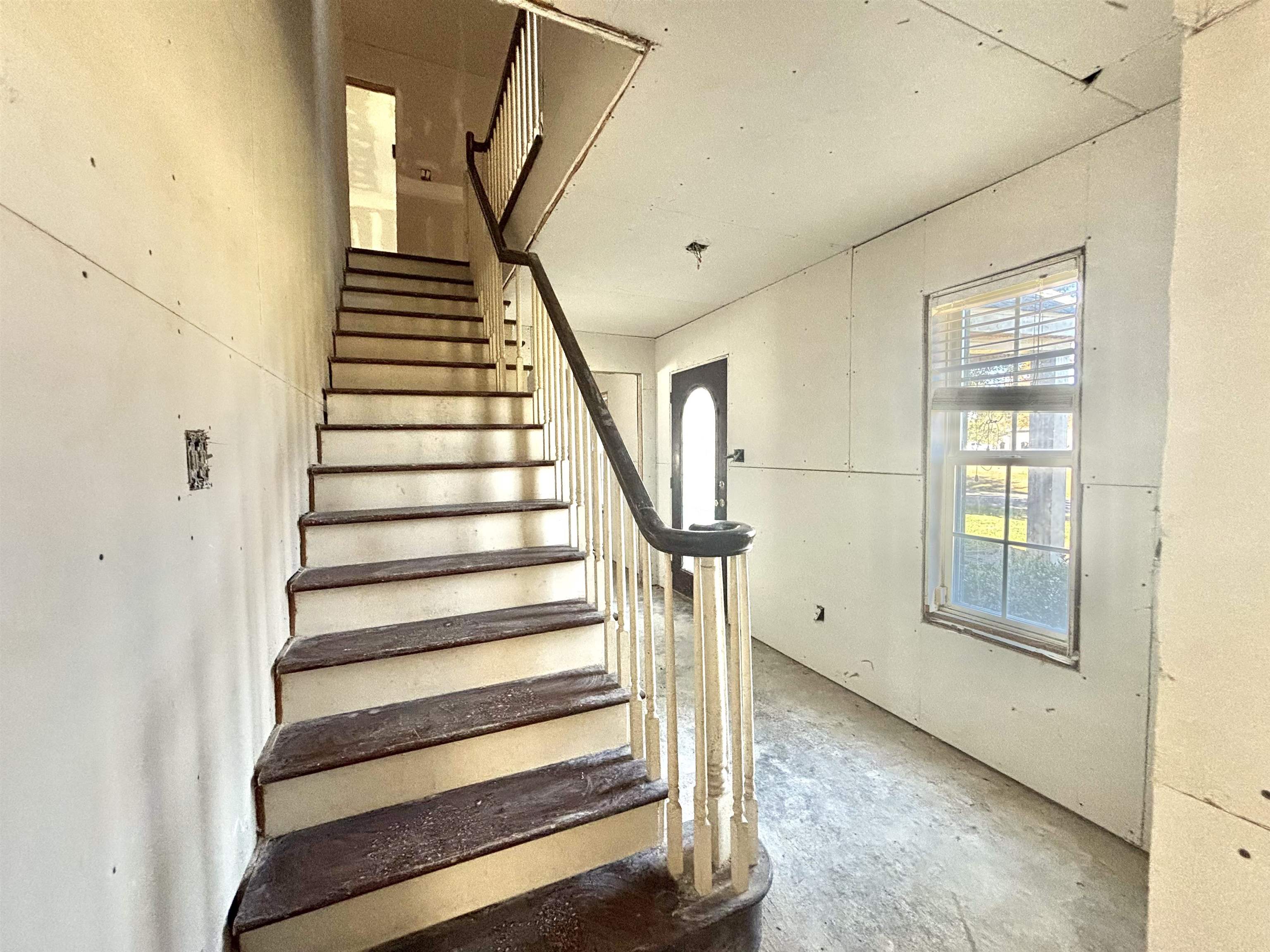 225 E 29th St