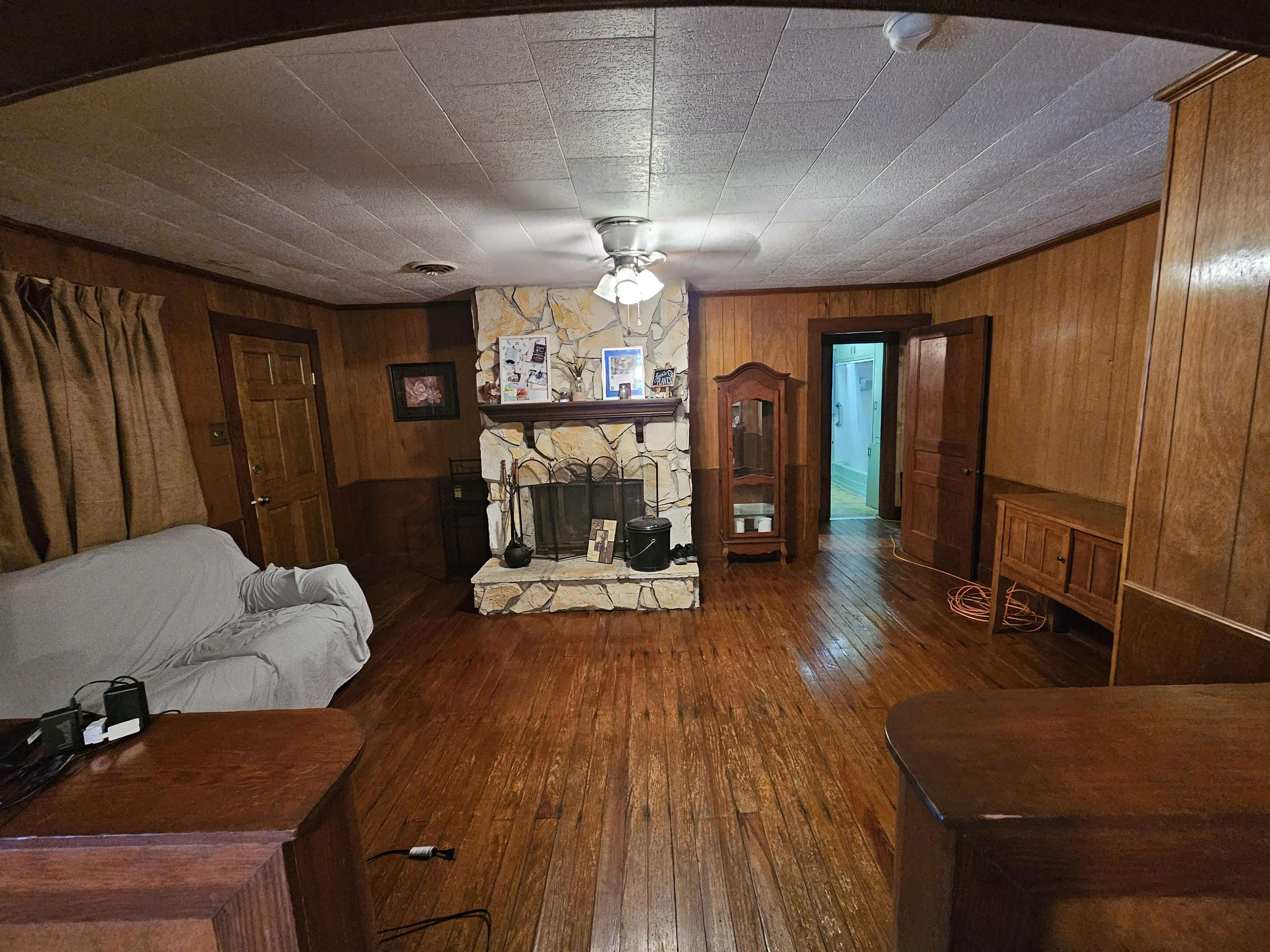 1762 Highway 665