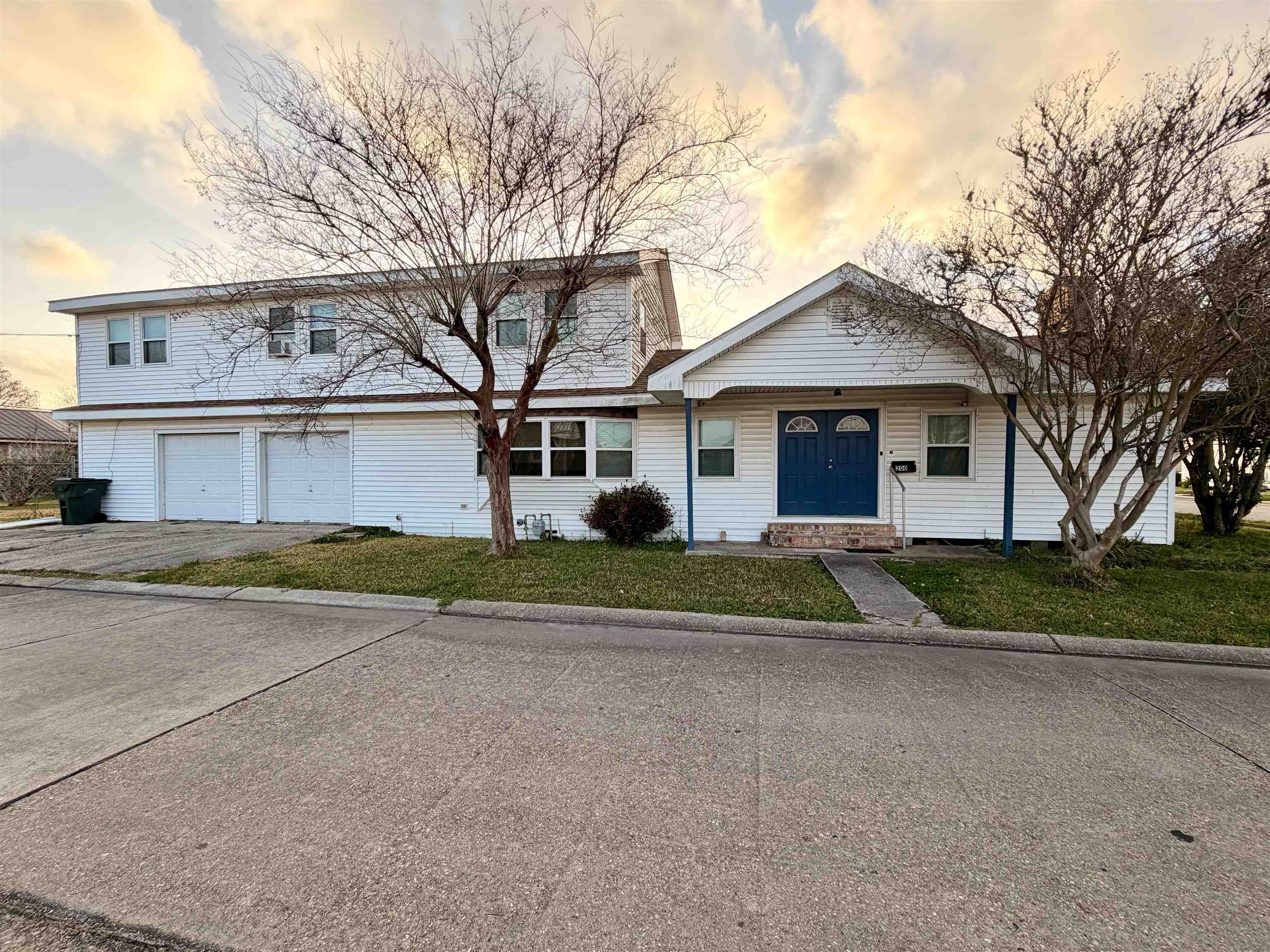 200 Plum St