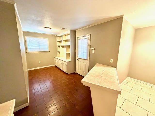 9466 Balboa Dr