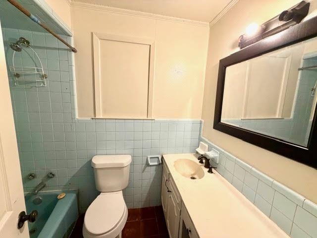 9466 Balboa Dr