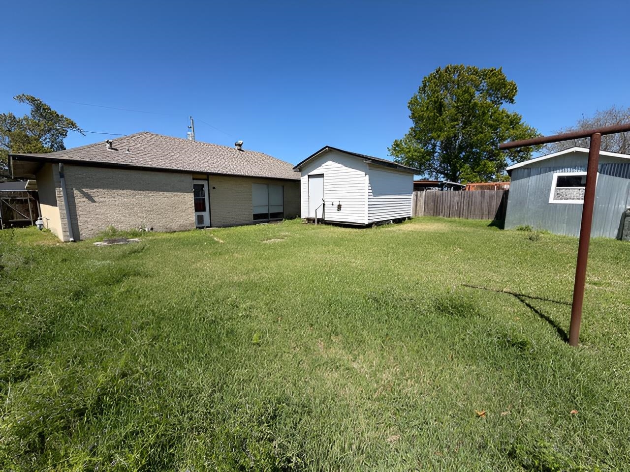 405 Dauphine Ave