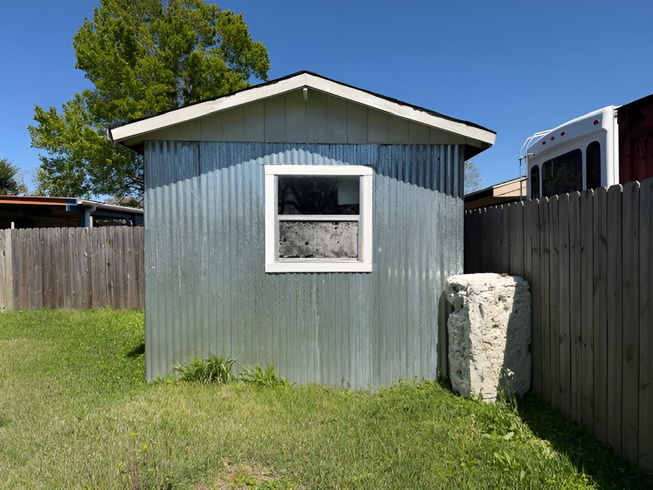 405 Dauphine Ave