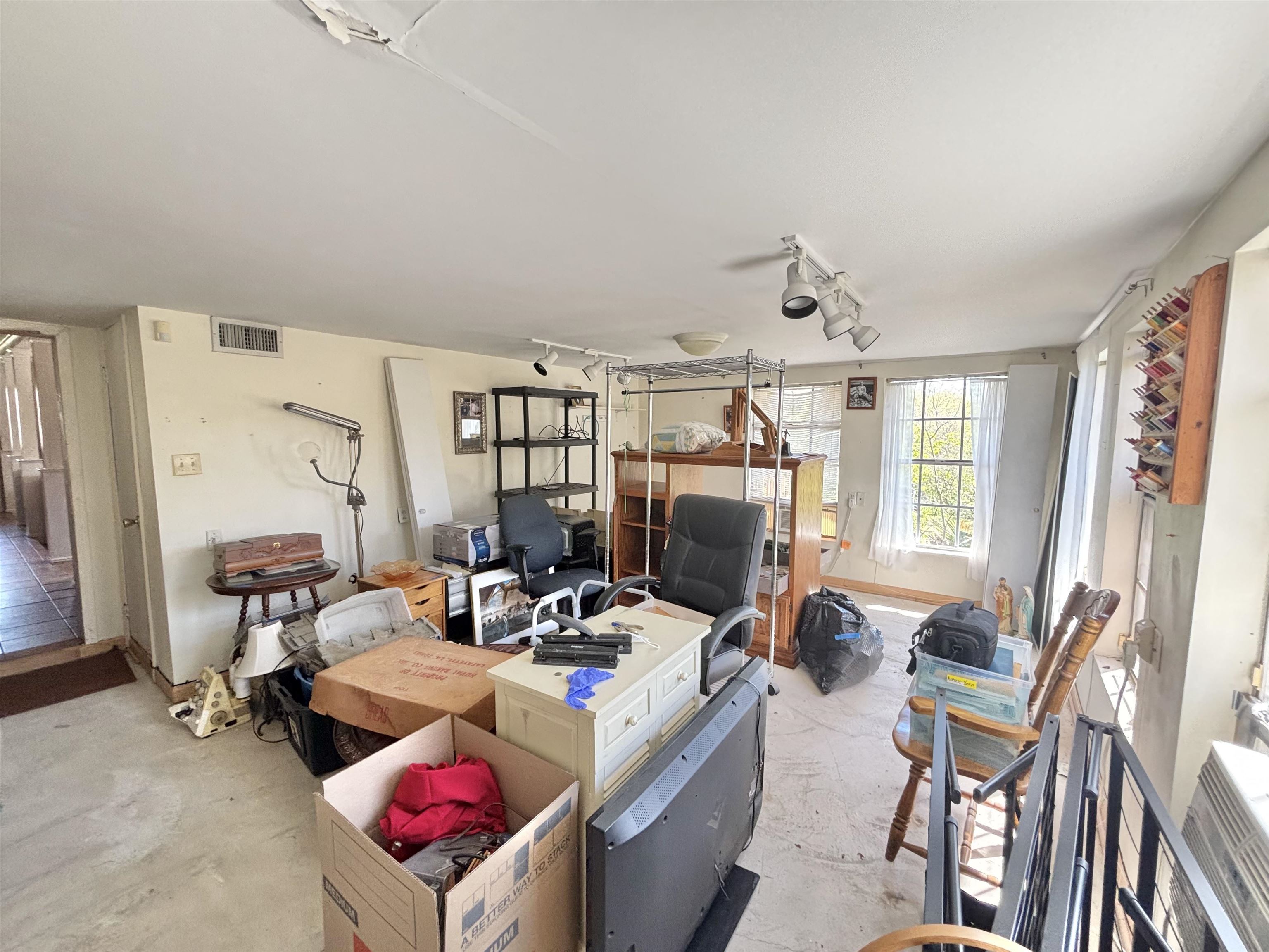 106 Hillary Ct