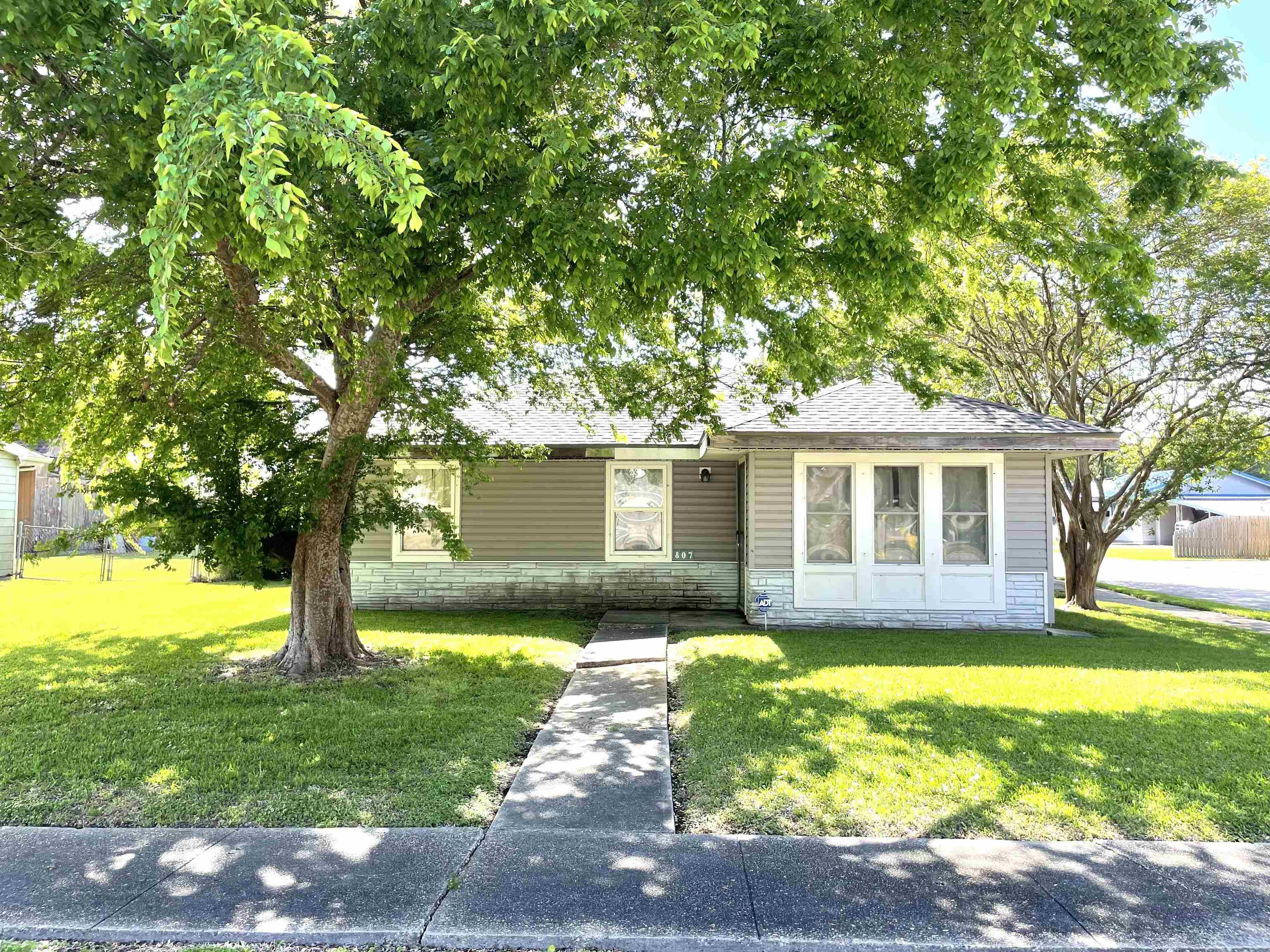 807 Wright Ave