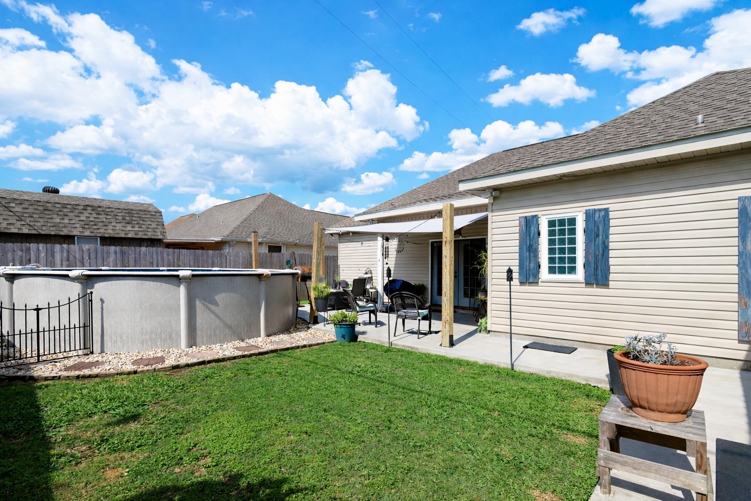 306 Julie St