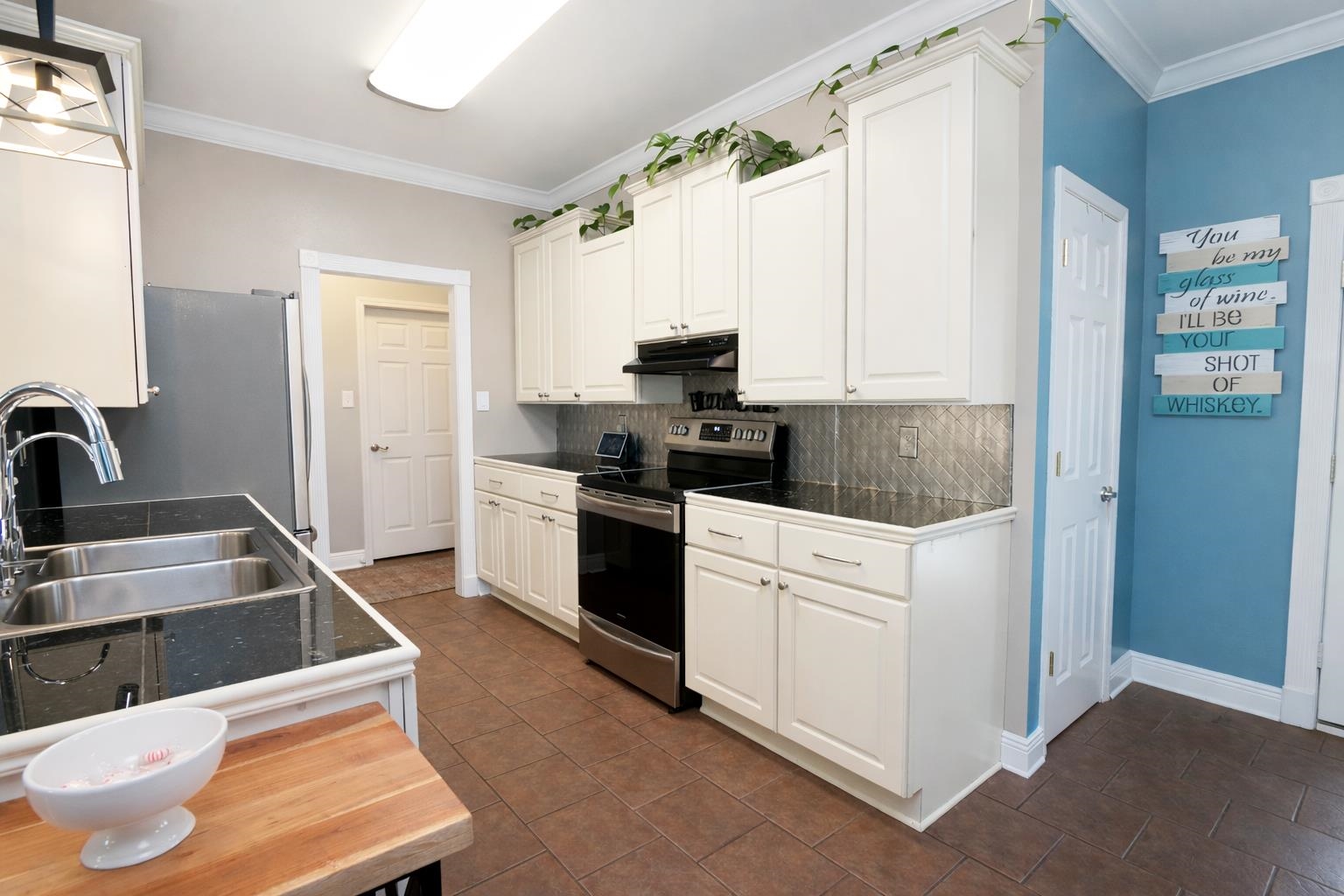 306 Julie St