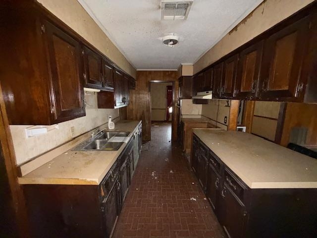 3221 Jennie Dr