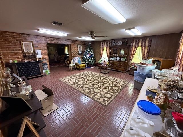 435 Clarke Rd