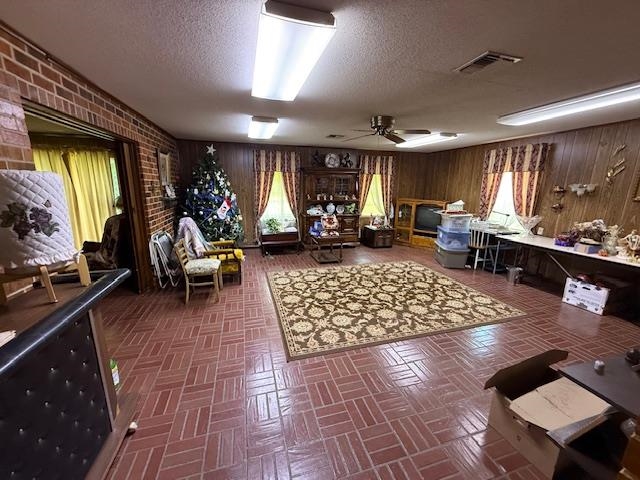 435 Clarke Rd