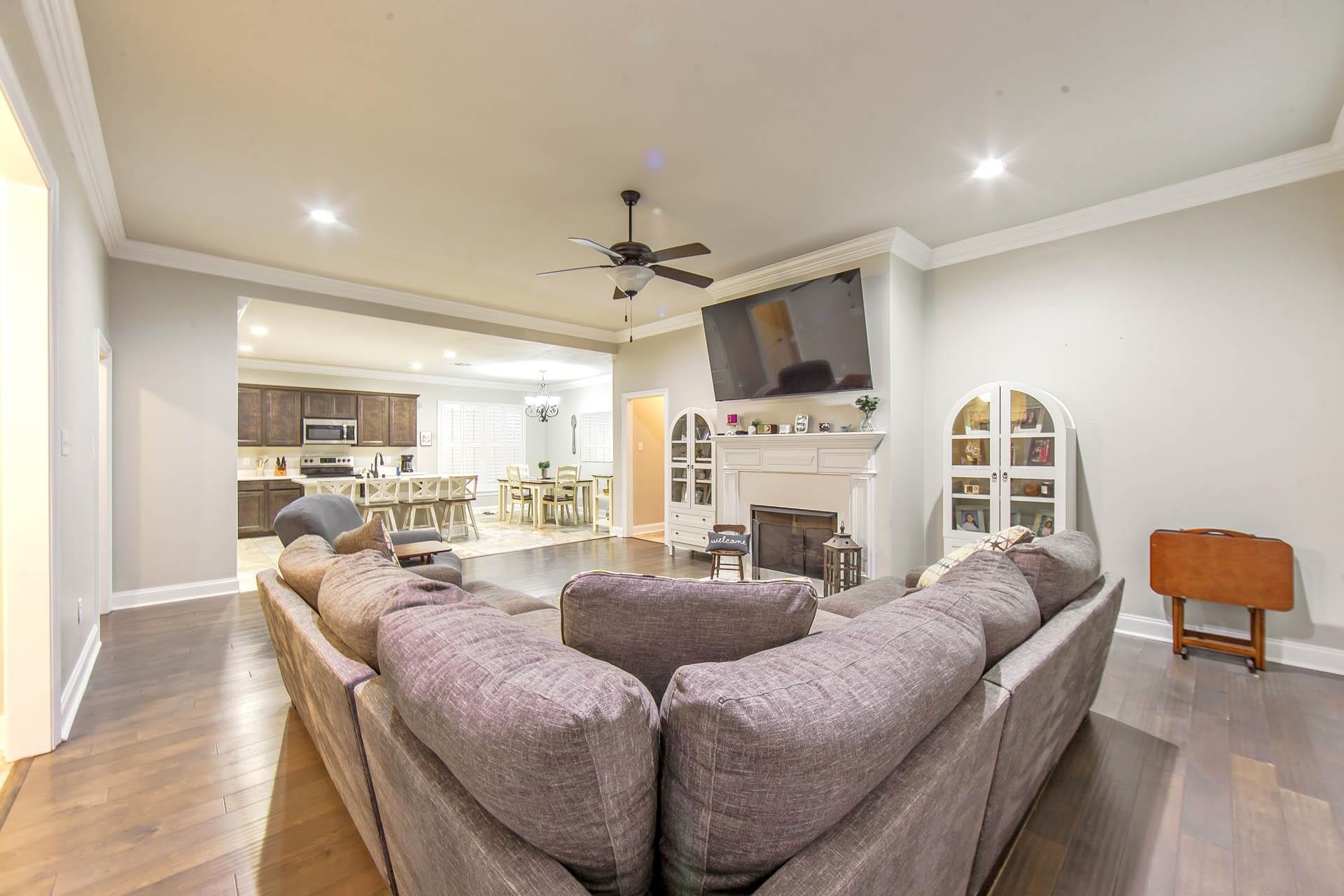 317 Highland Oaks Ave