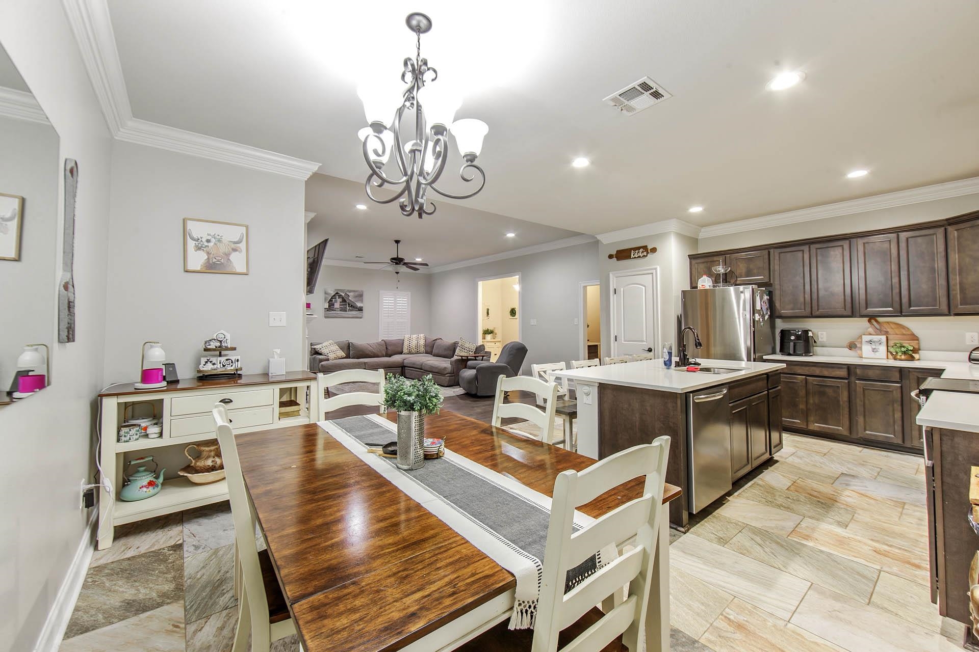 317 Highland Oaks Ave