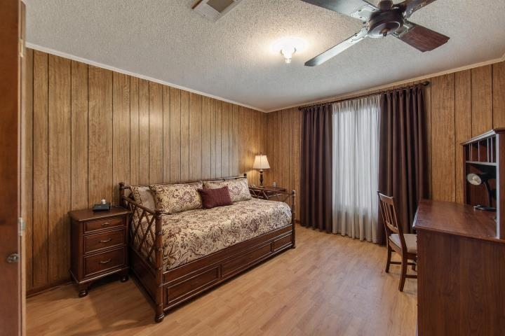 376 Highway 652