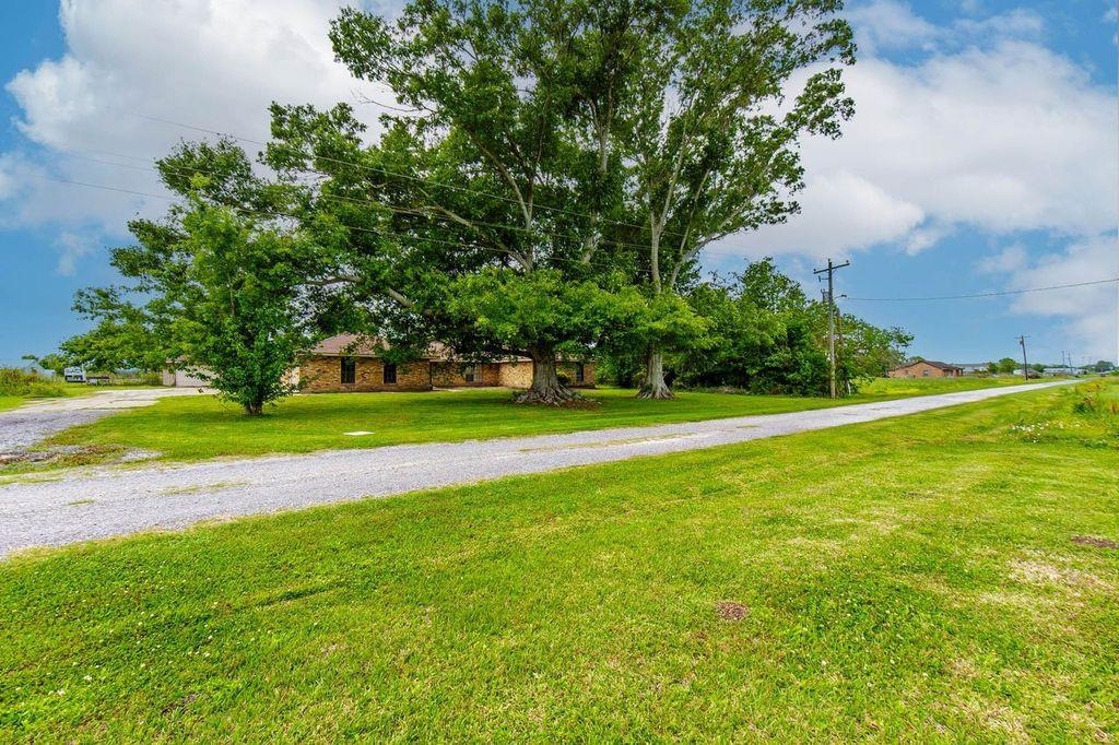 376 Highway 652