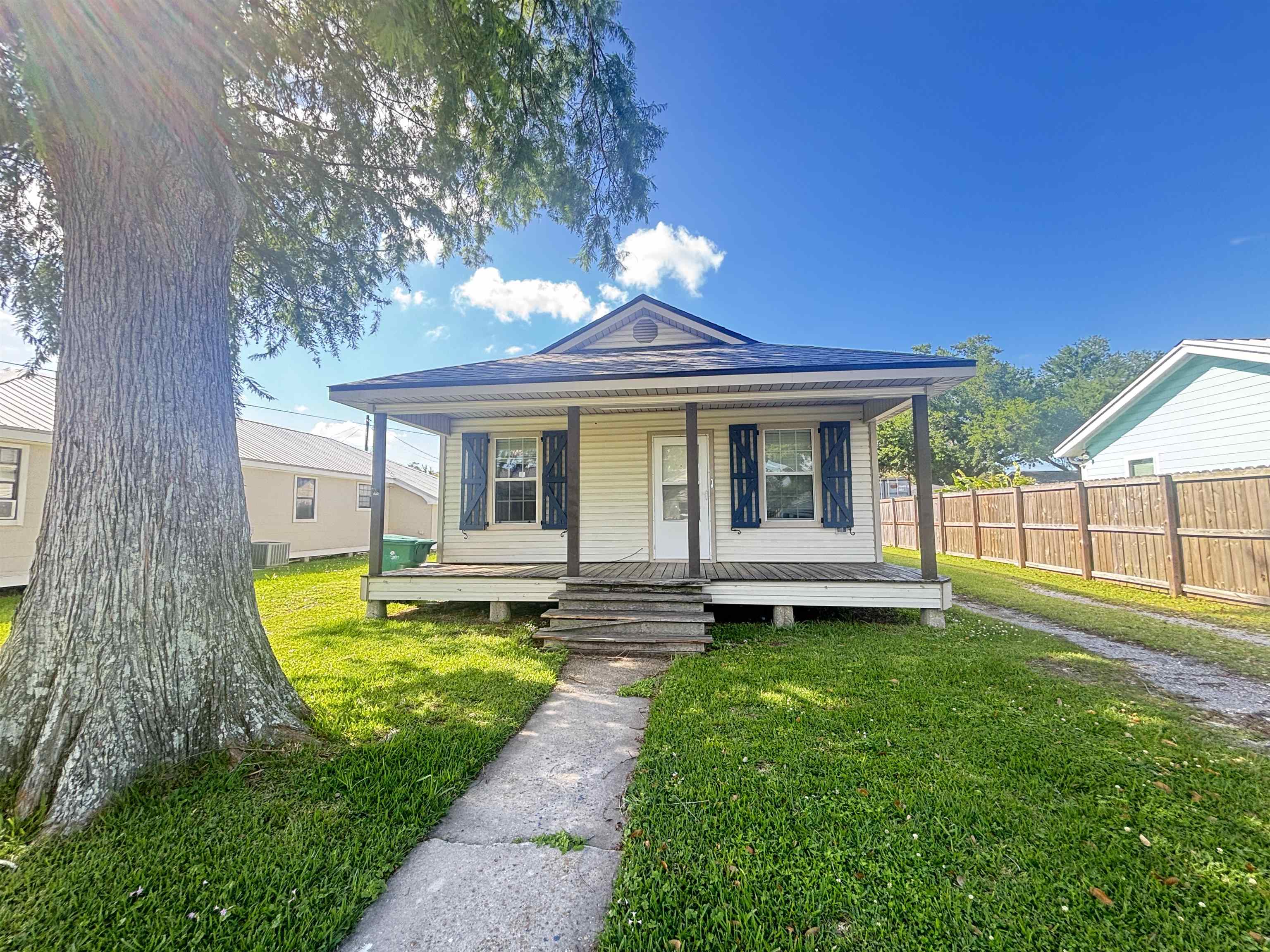 136 Catherine St