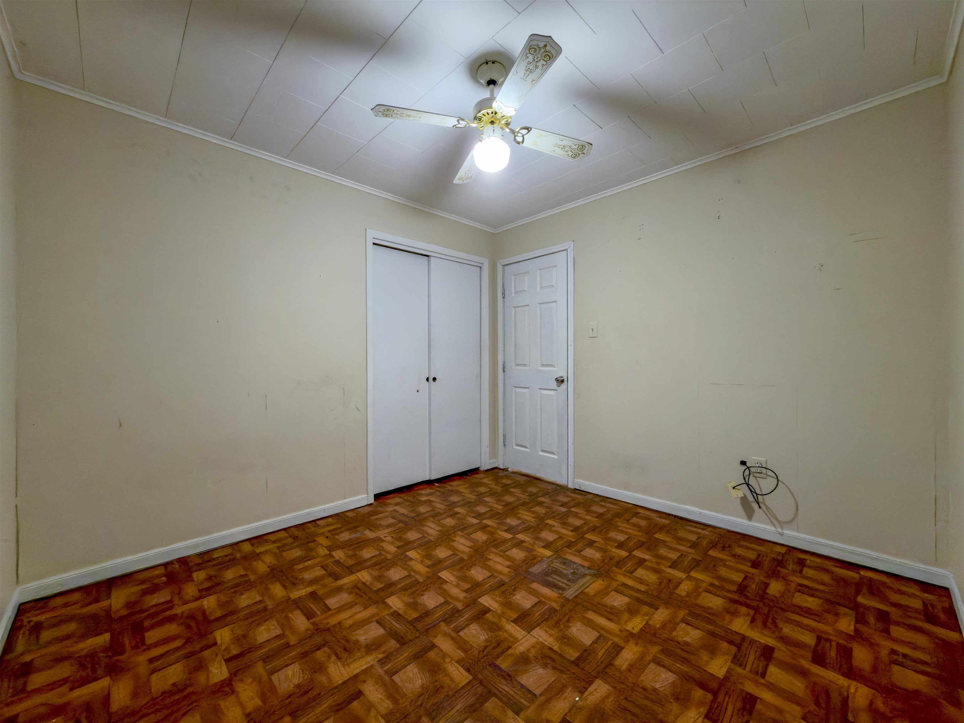 212 Fairlane Dr