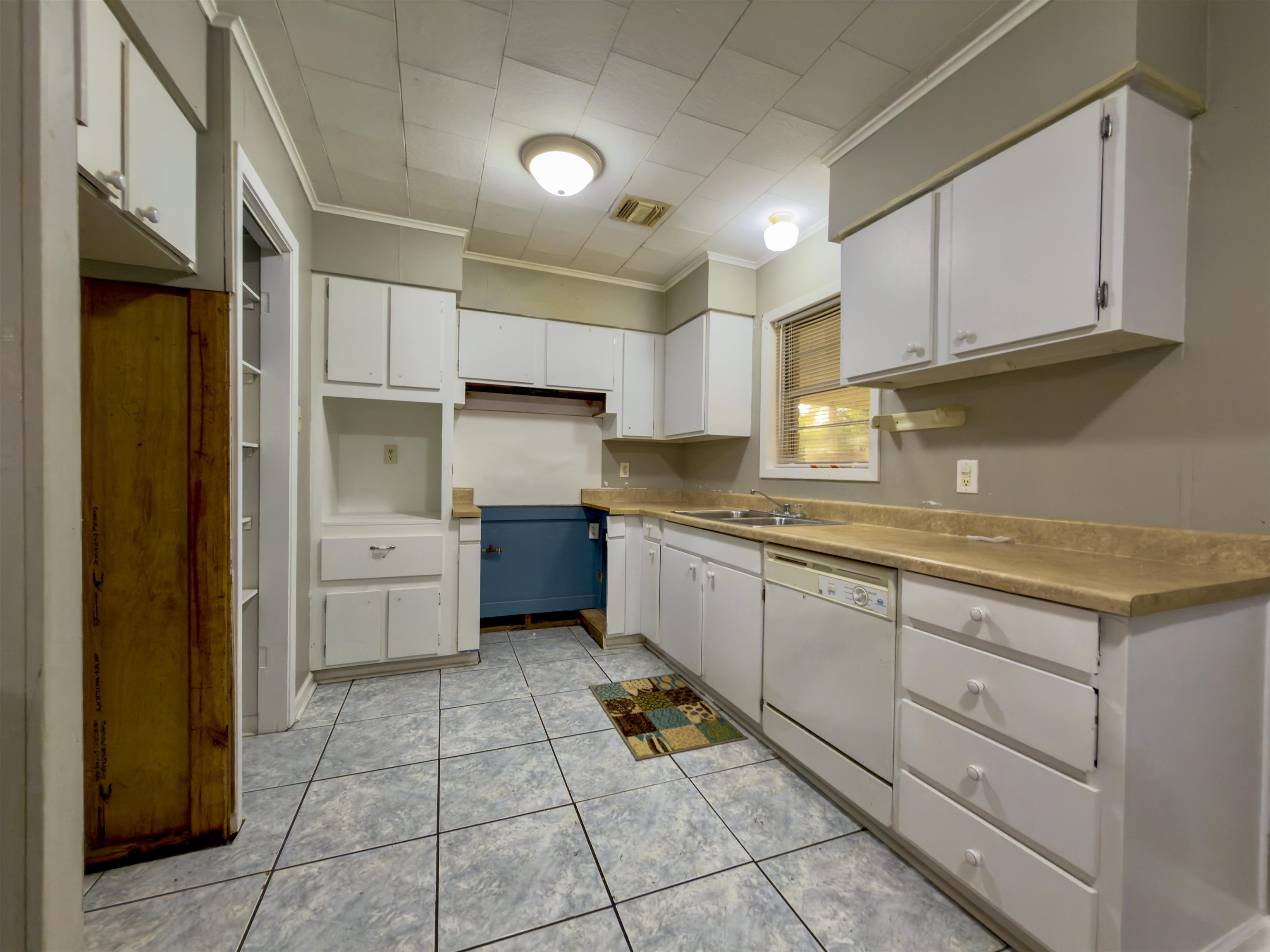 212 Fairlane Dr