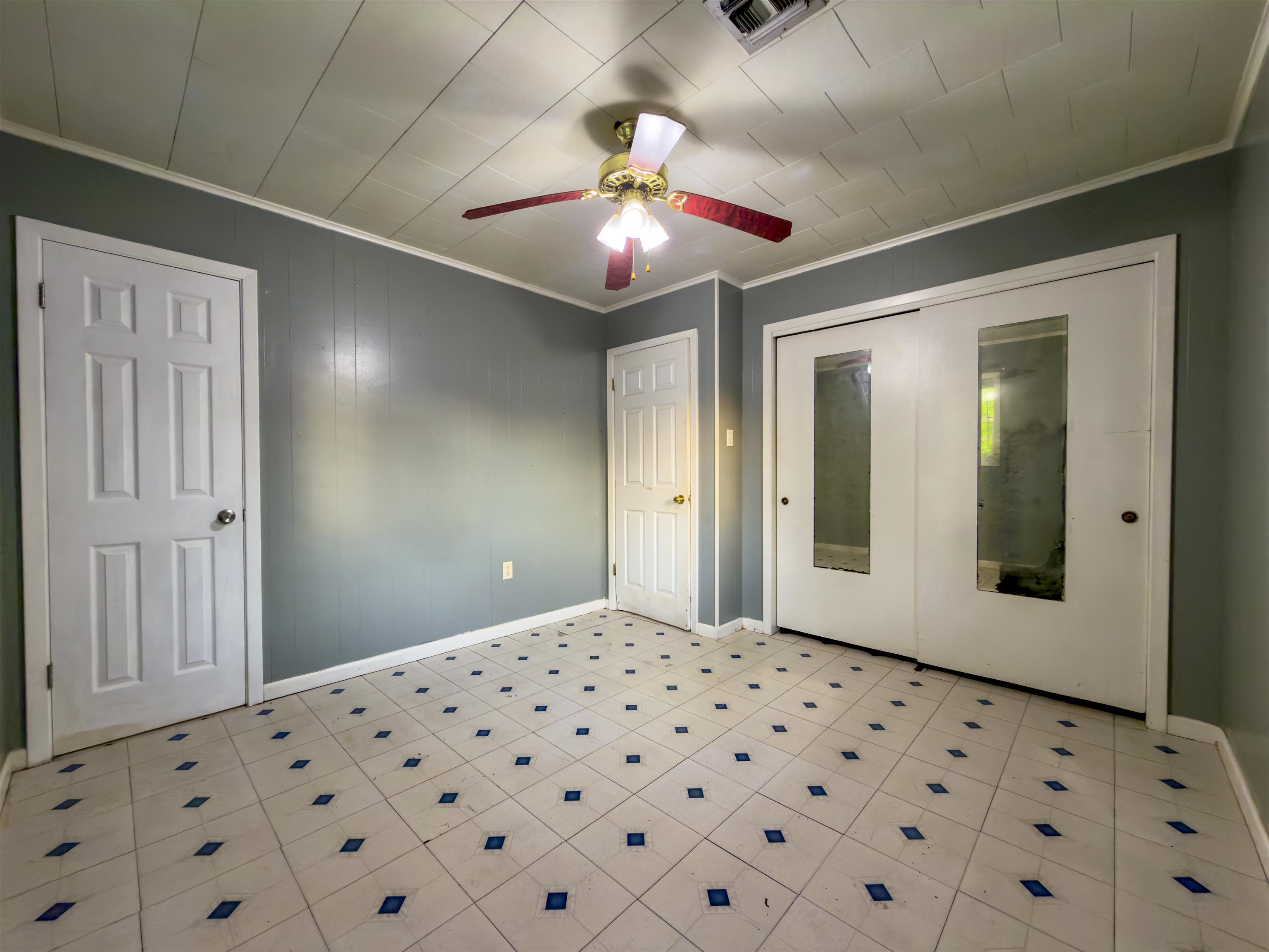 212 Fairlane Dr