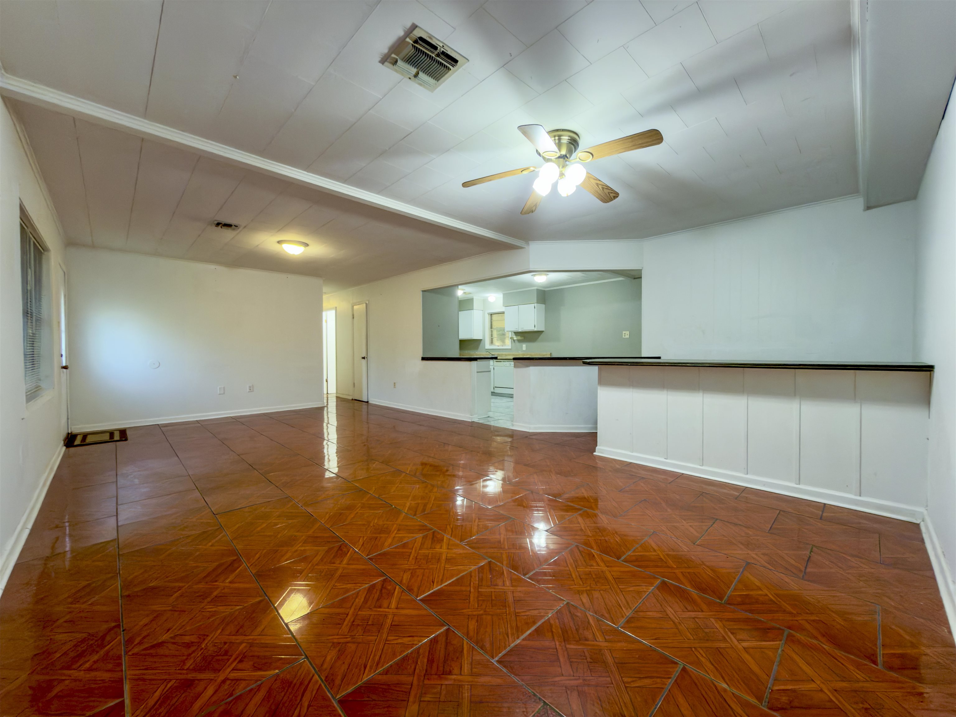 212 Fairlane Dr