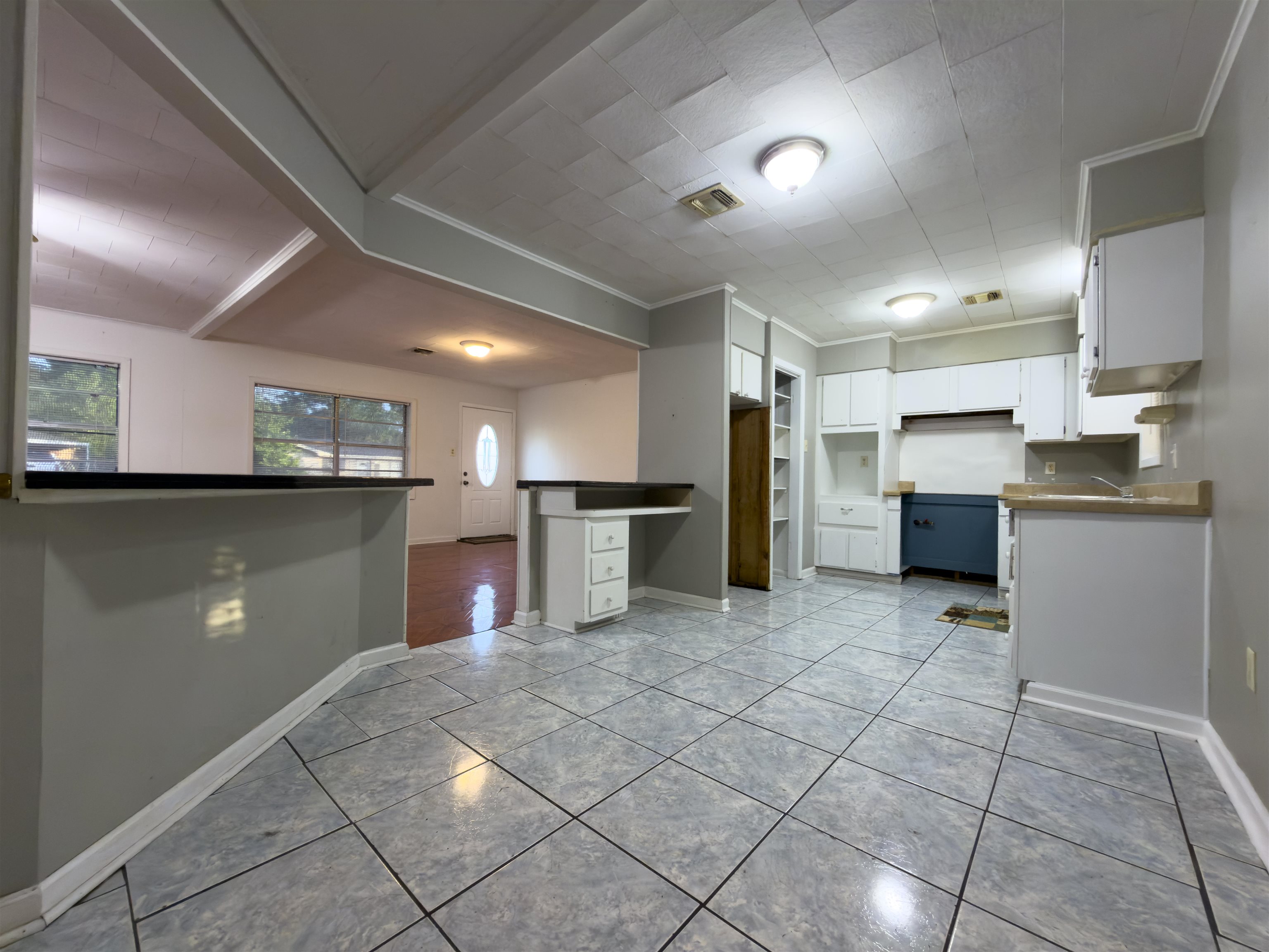 212 Fairlane Dr