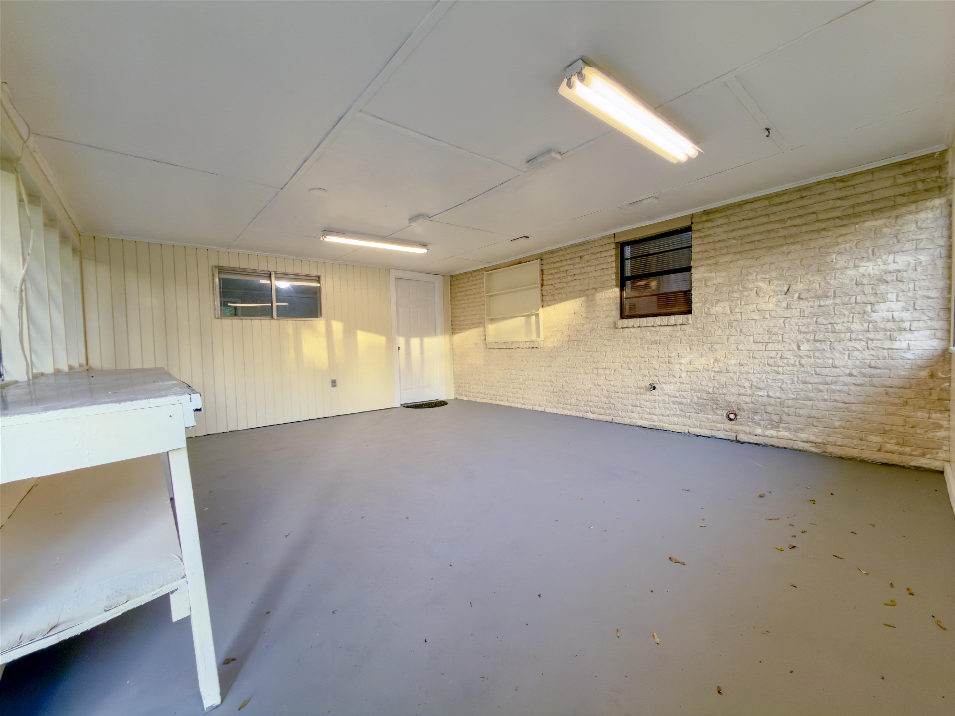 212 Fairlane Dr