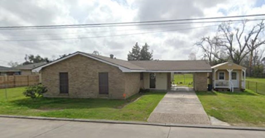 1748 Acadian Dr