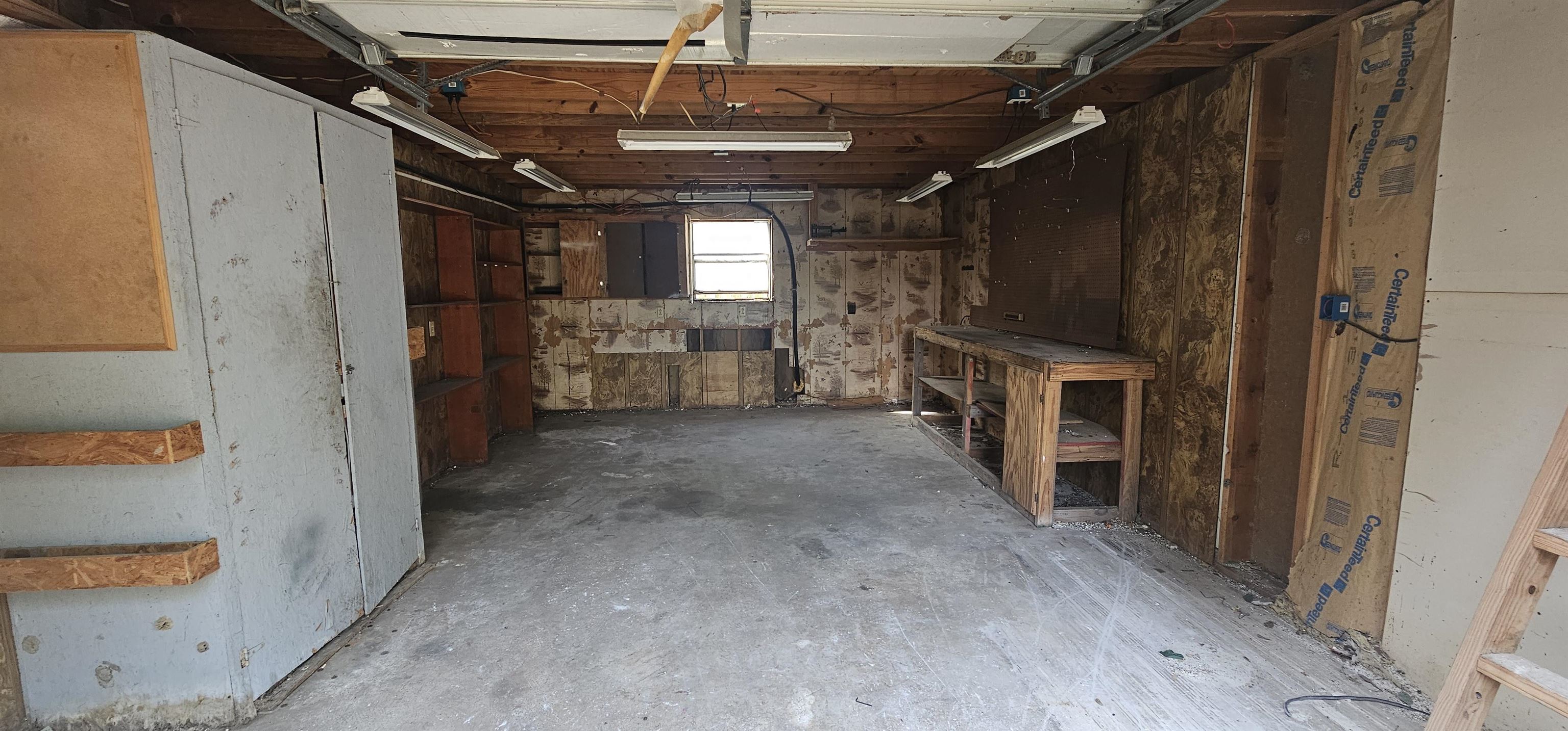 108 David St