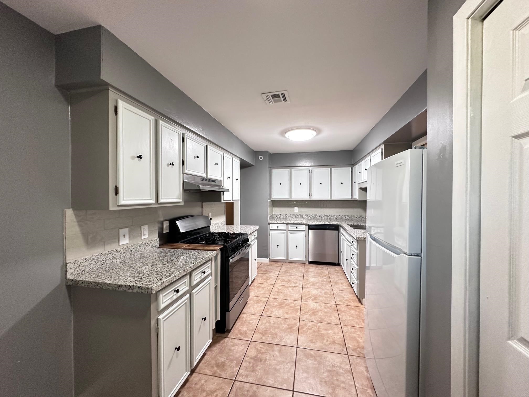 228 Oakshire Dr