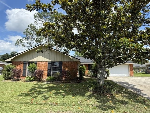 411 Lee Dr