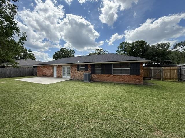 411 Lee Dr