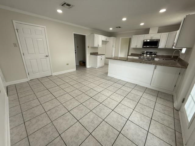 411 Lee Dr