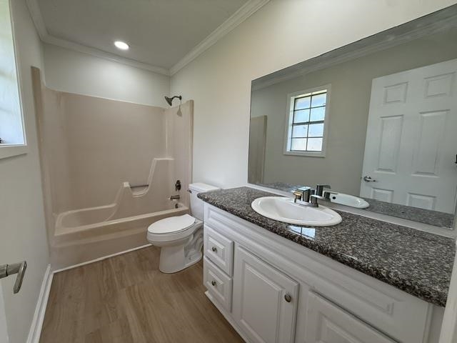 411 Lee Dr
