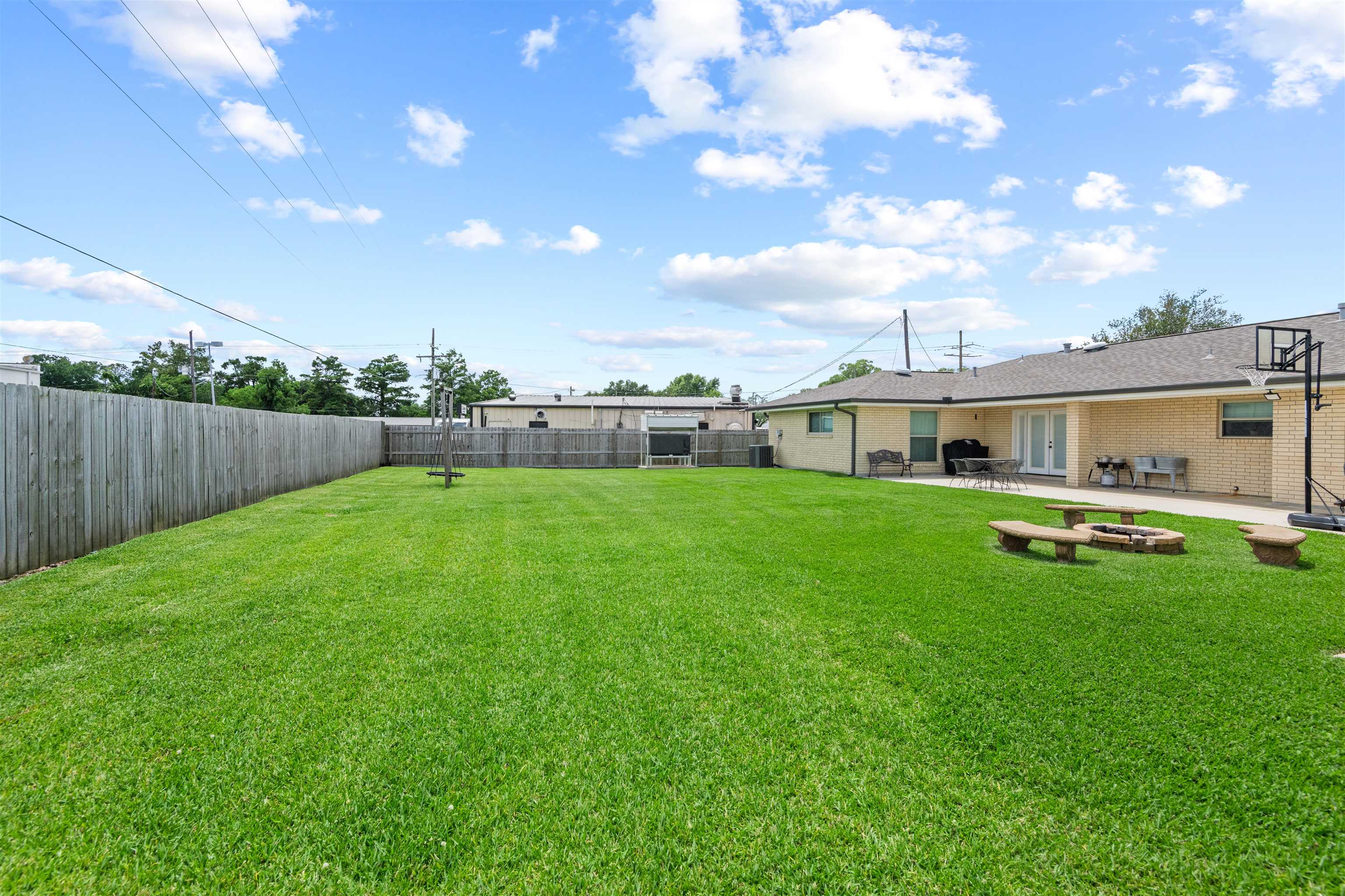 102 Highland Dr