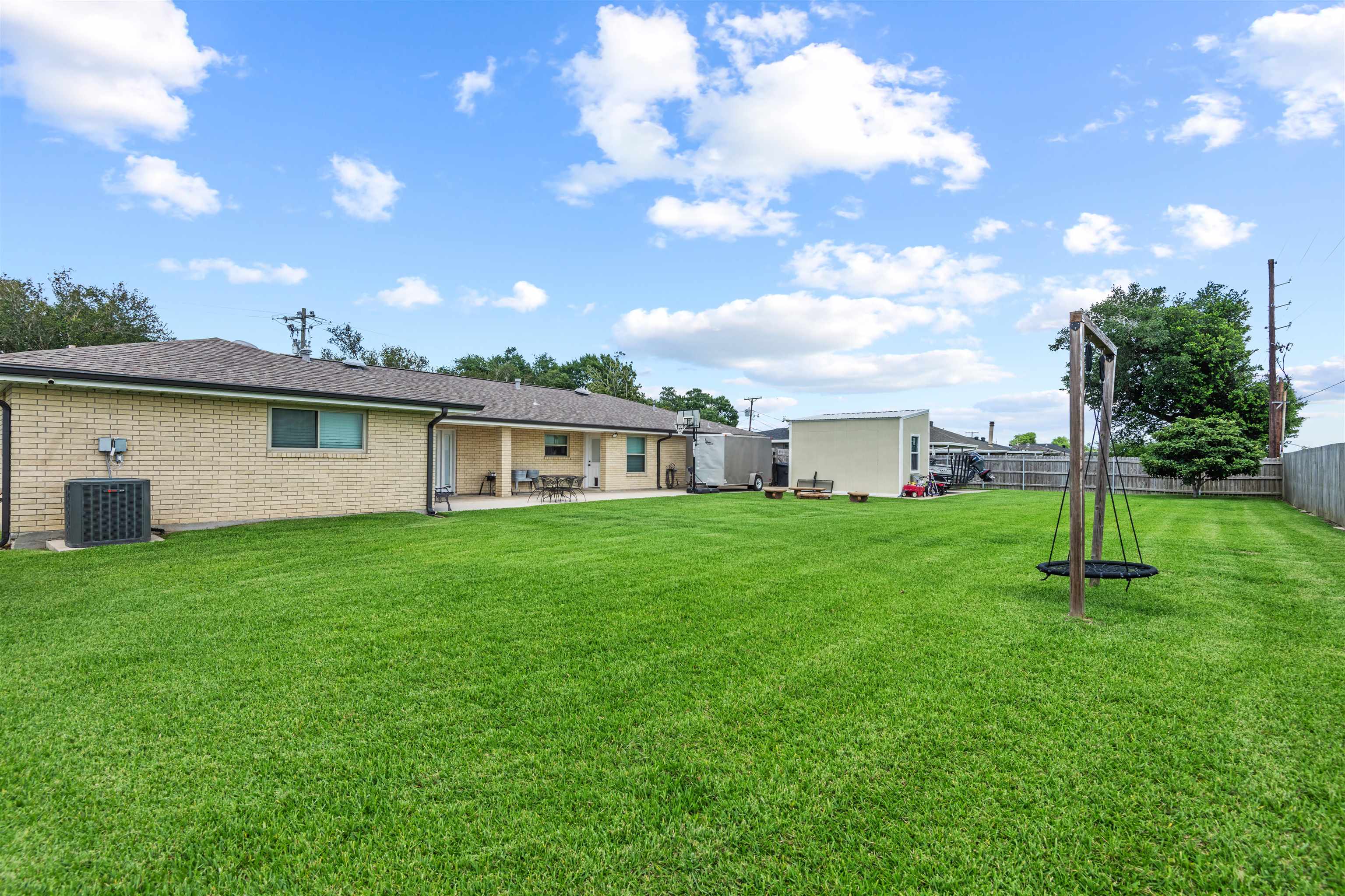 102 Highland Dr