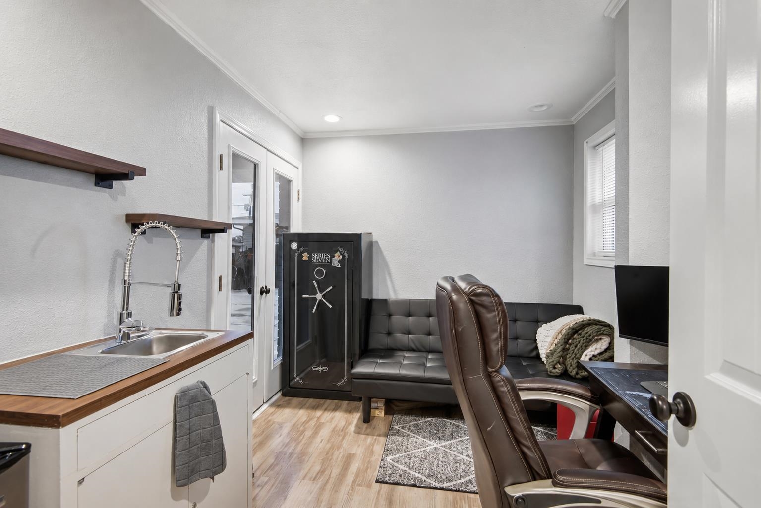102 Highland Dr