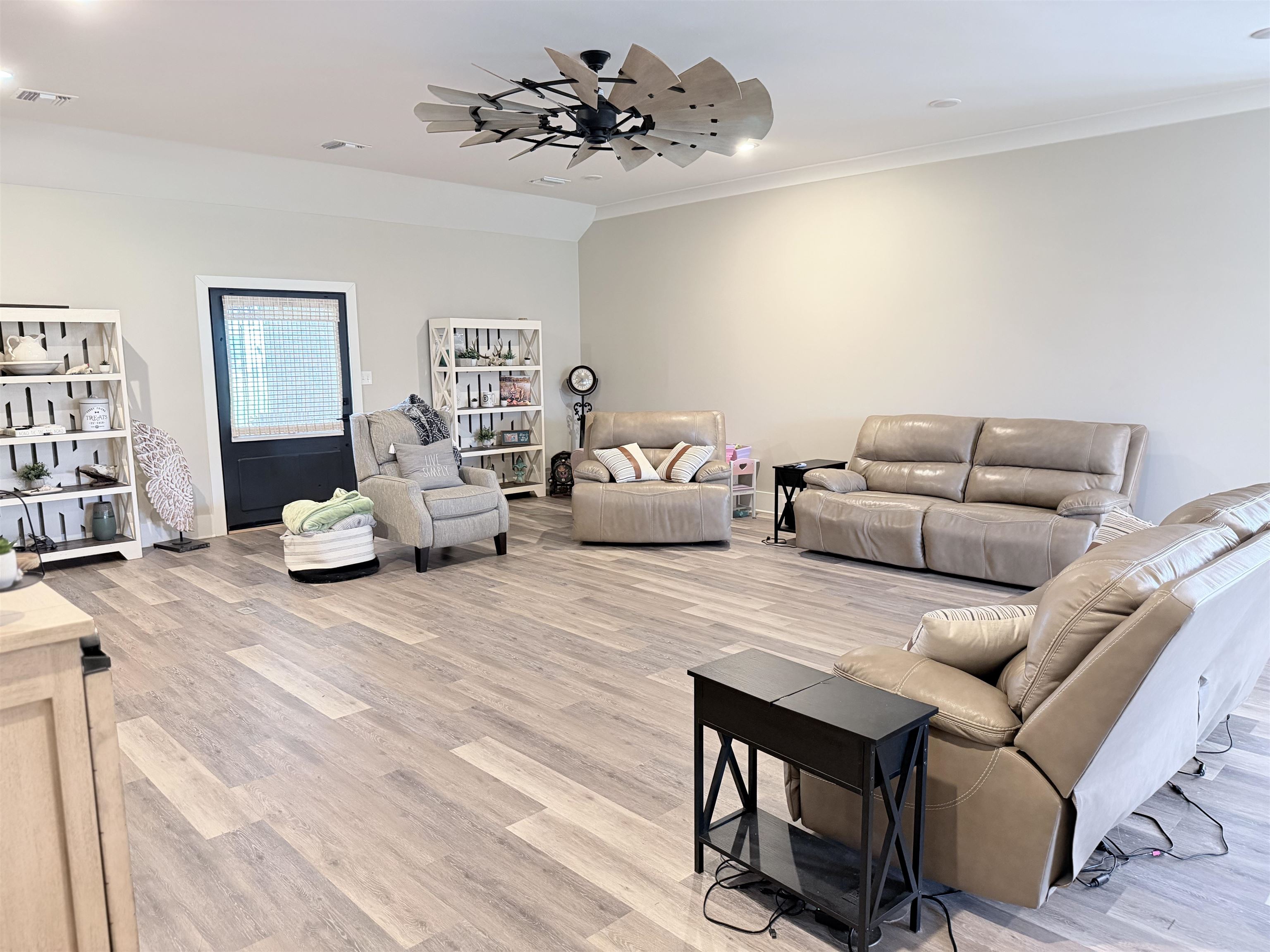 163 Chase Dr