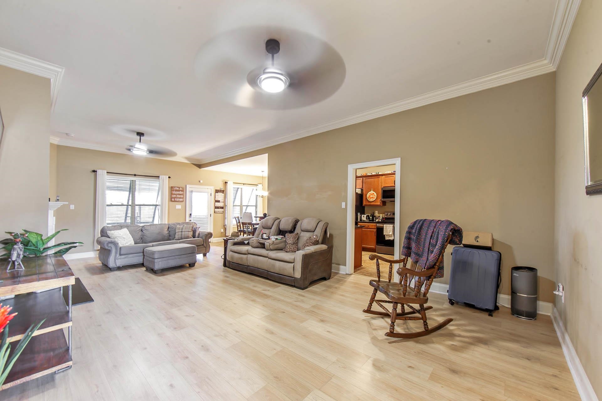173 Laverne Dr