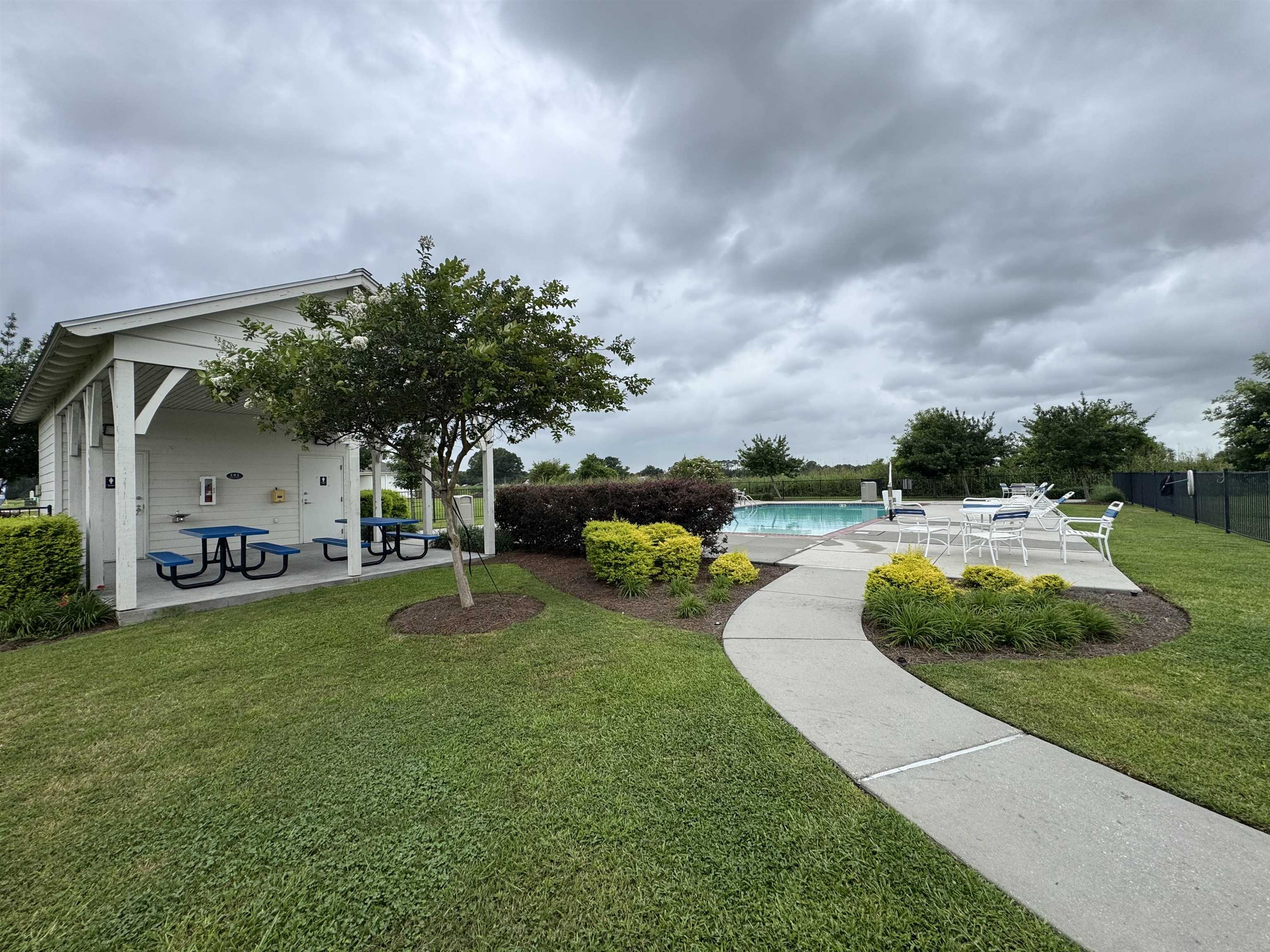 295 Peacock Pointe