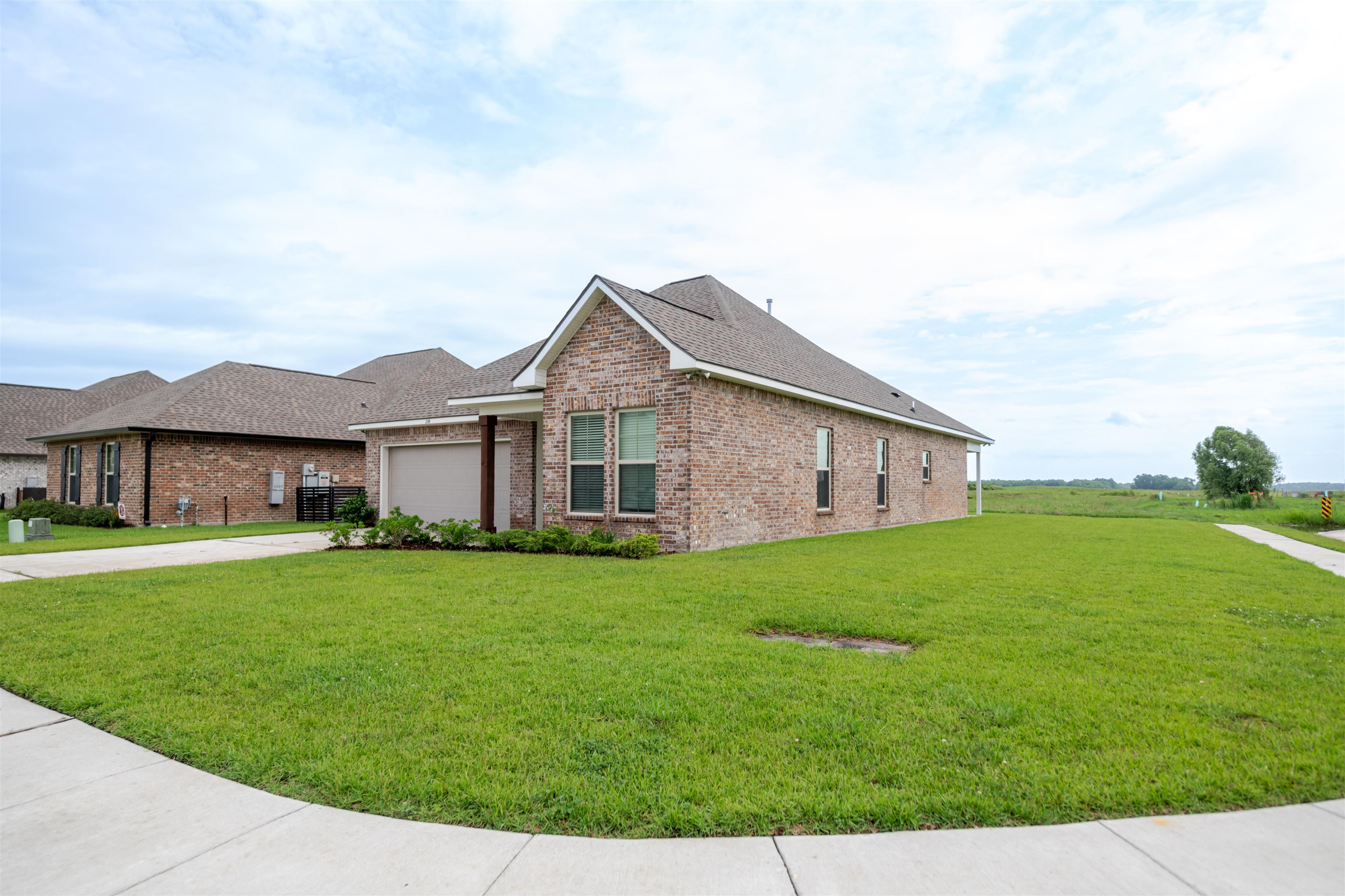 295 Peacock Pointe