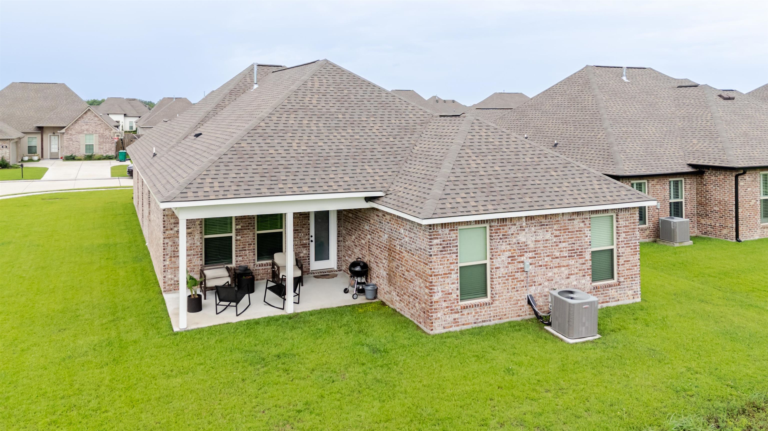 295 Peacock Pointe
