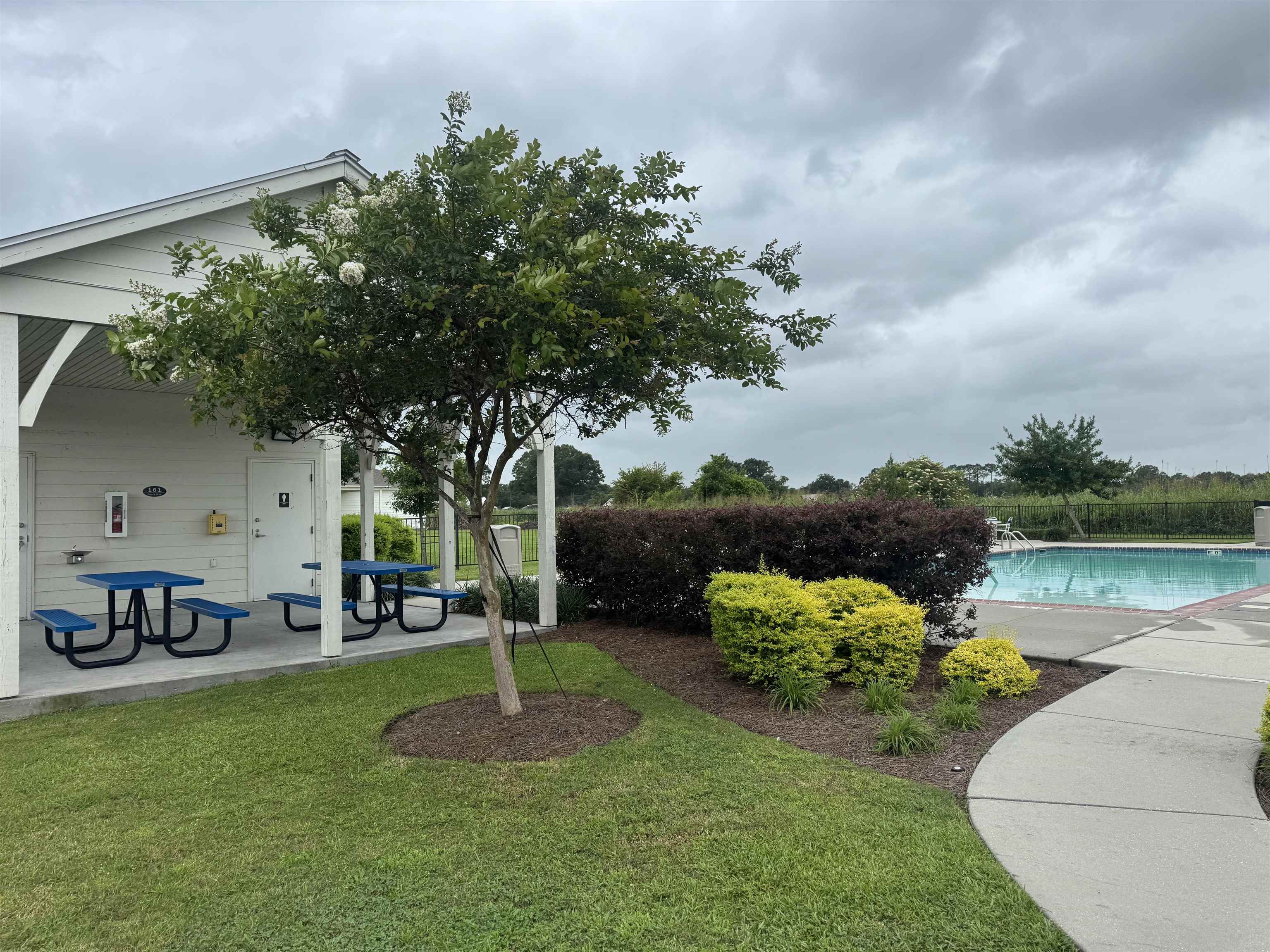 295 Peacock Pointe